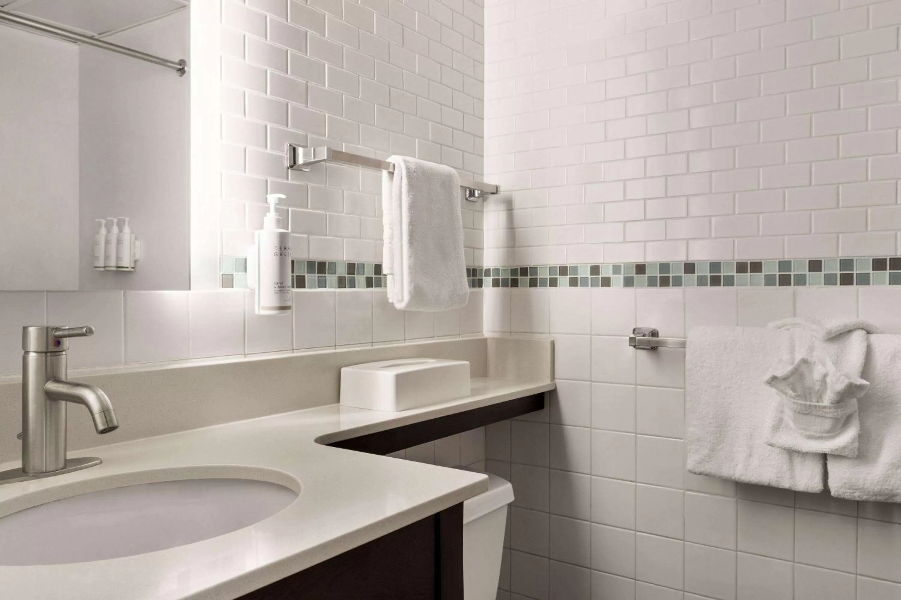 TV and multimedia in Days Inn by Wyndham Ocean City Oceanfront