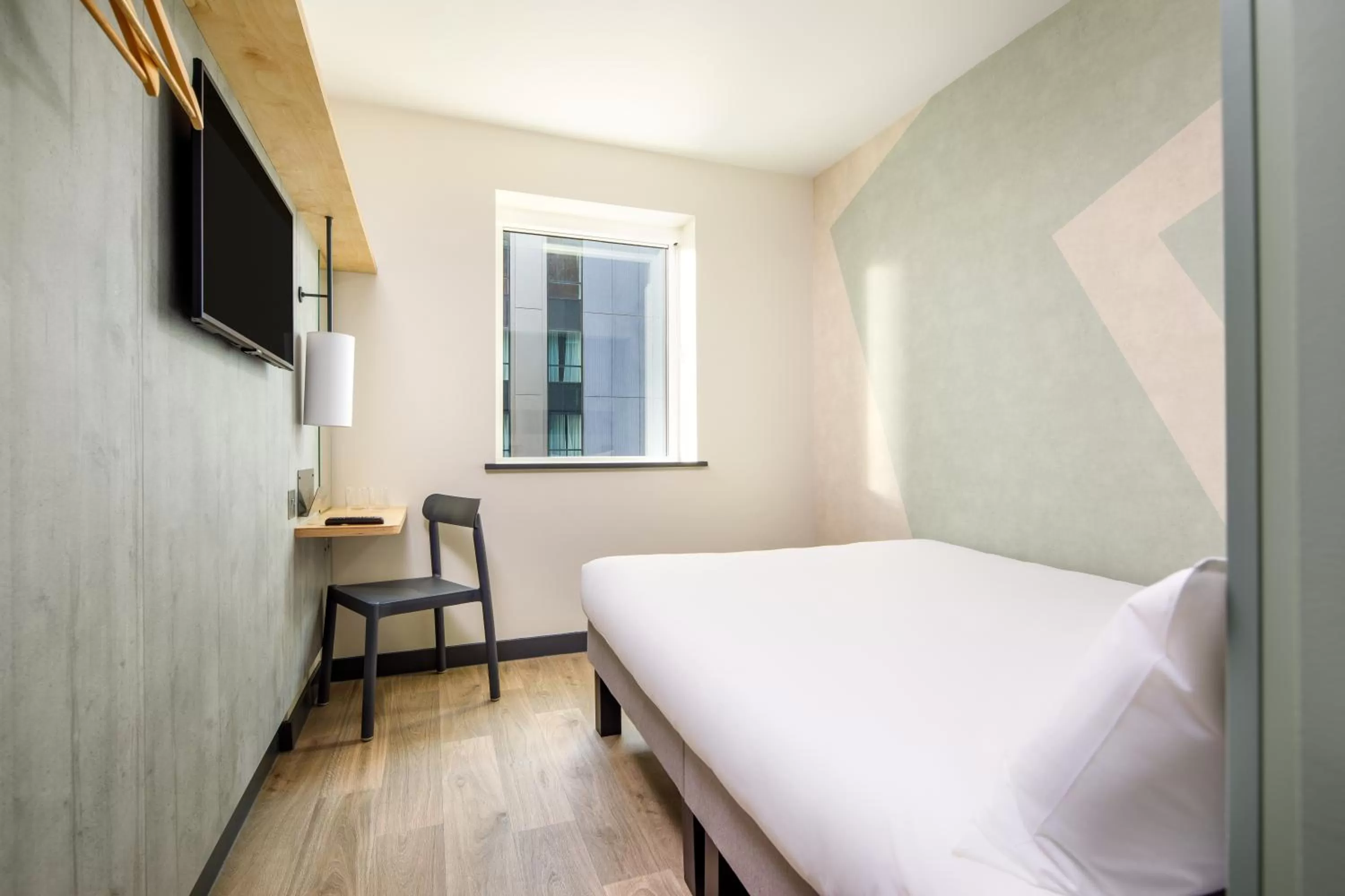 Bed in ibis budget Manchester Airport T2