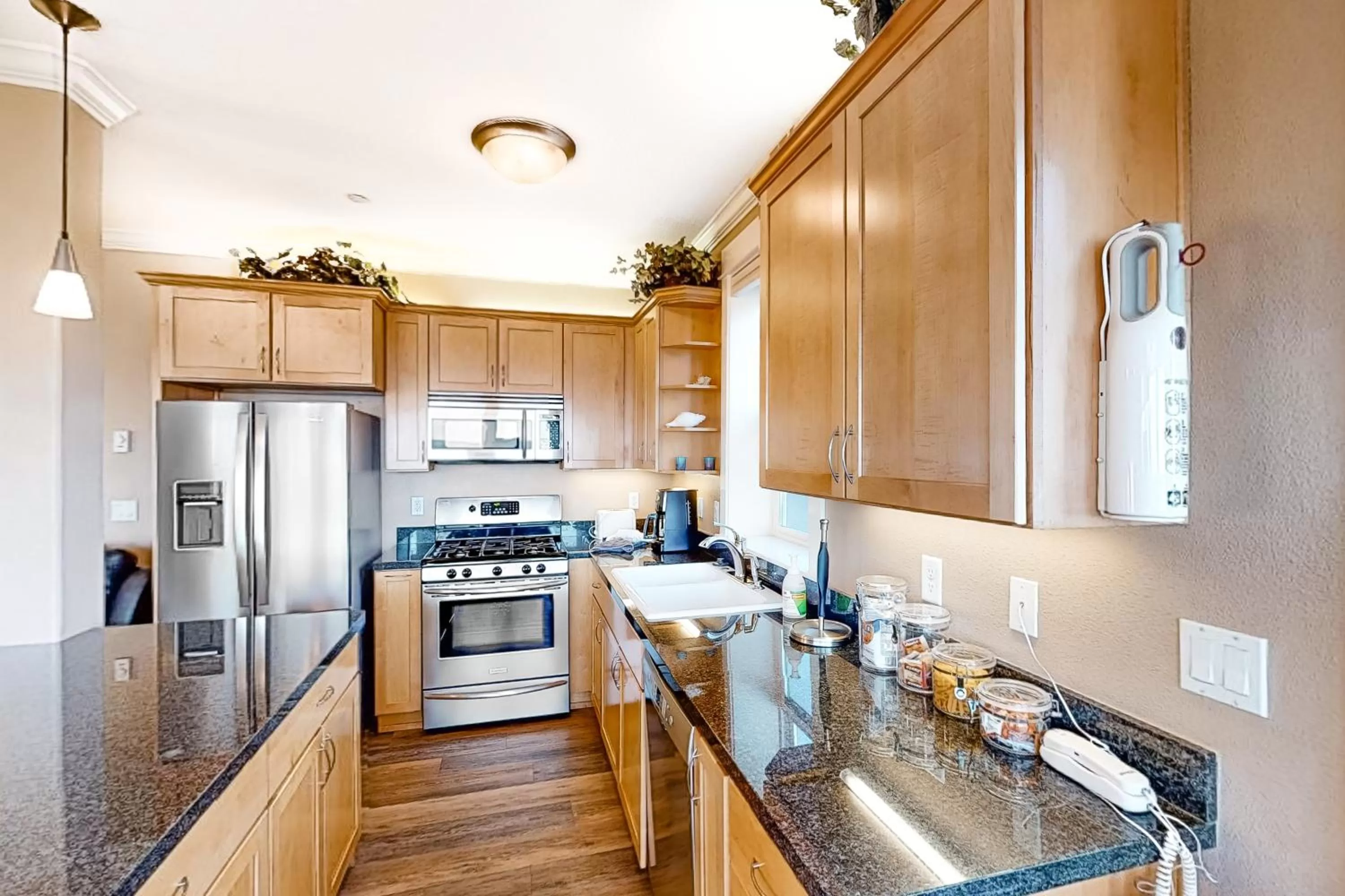 Kitchen/Kitchenette in Oceanfront Contemporary