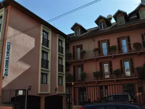 Property Building in Au Bec Fin Hôtel