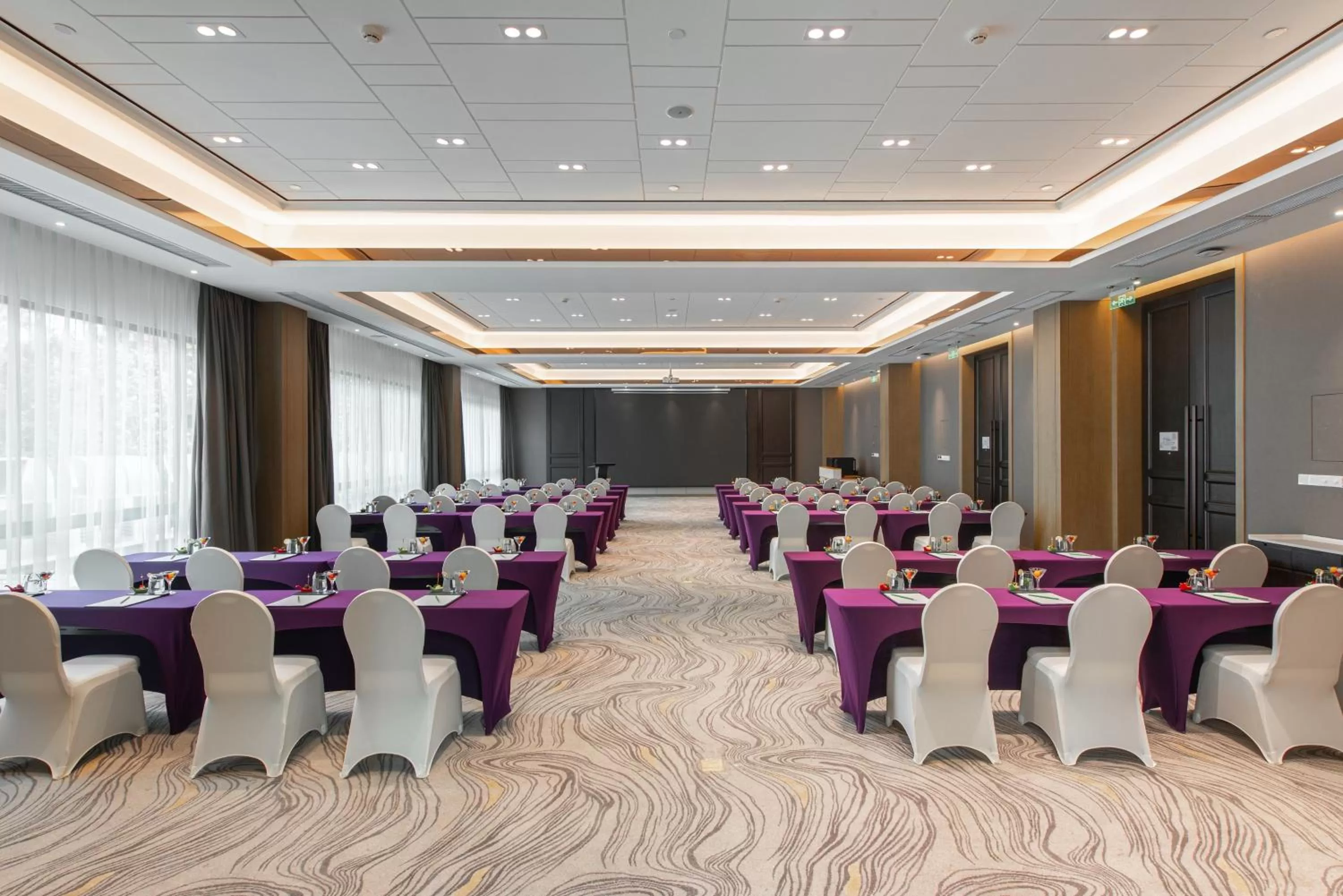 Meeting/conference room in Holiday Inn Wuhan Riverside by IHG