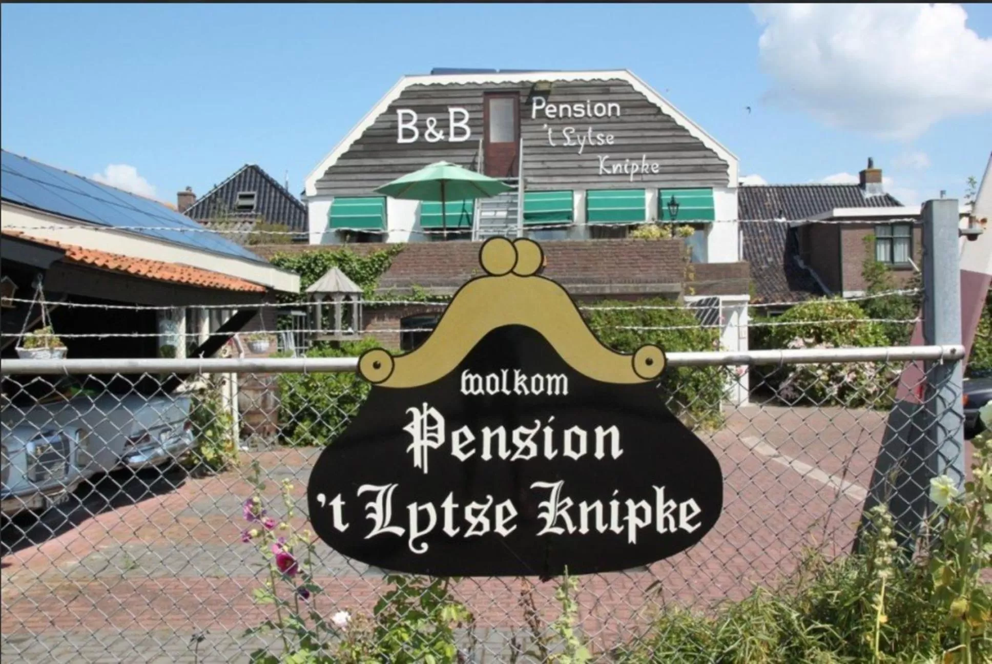 Property building in 't Lytse Knipke