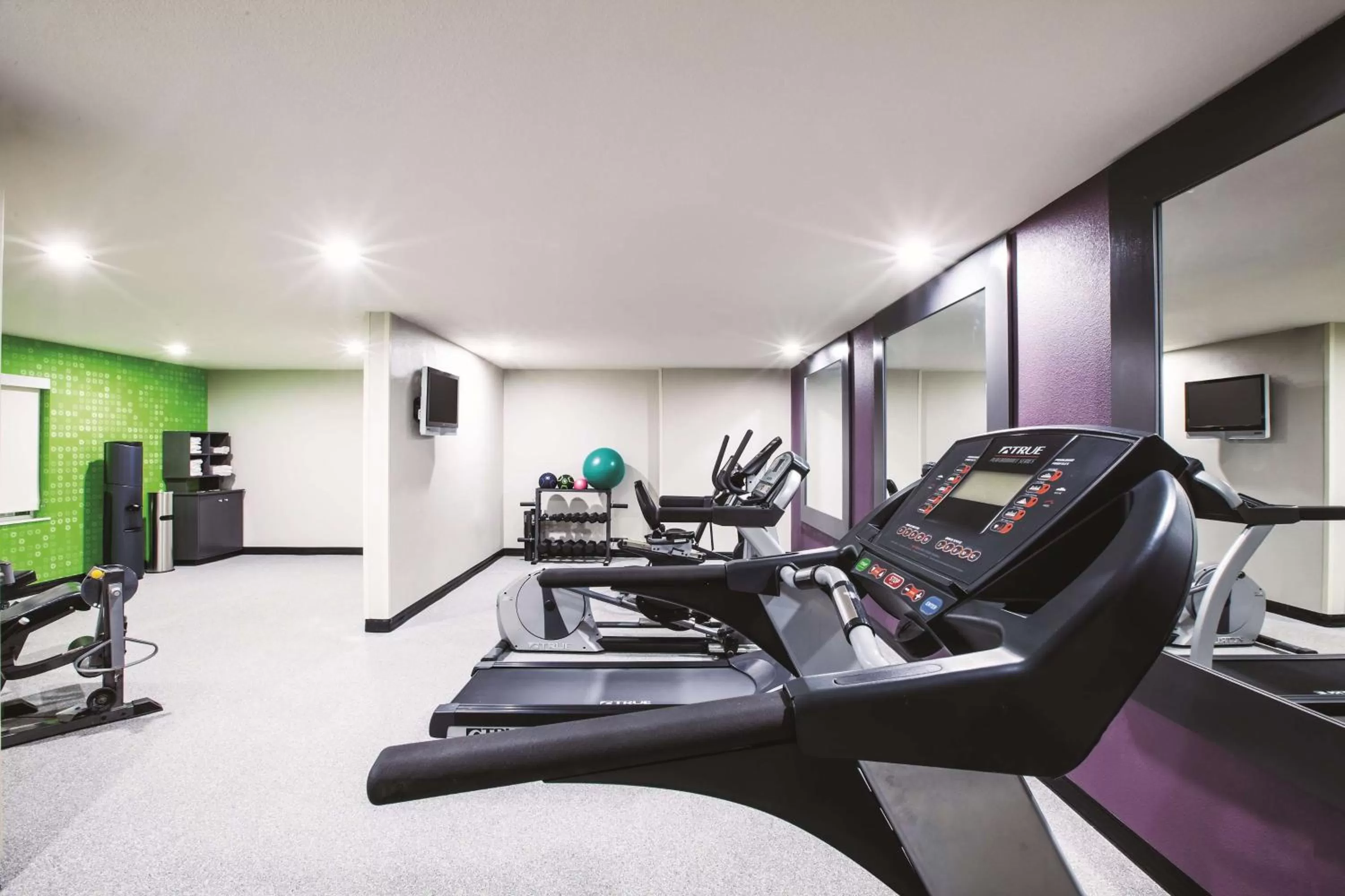 Fitness centre/facilities in La Quinta by Wyndham Walker - Denham Springs
