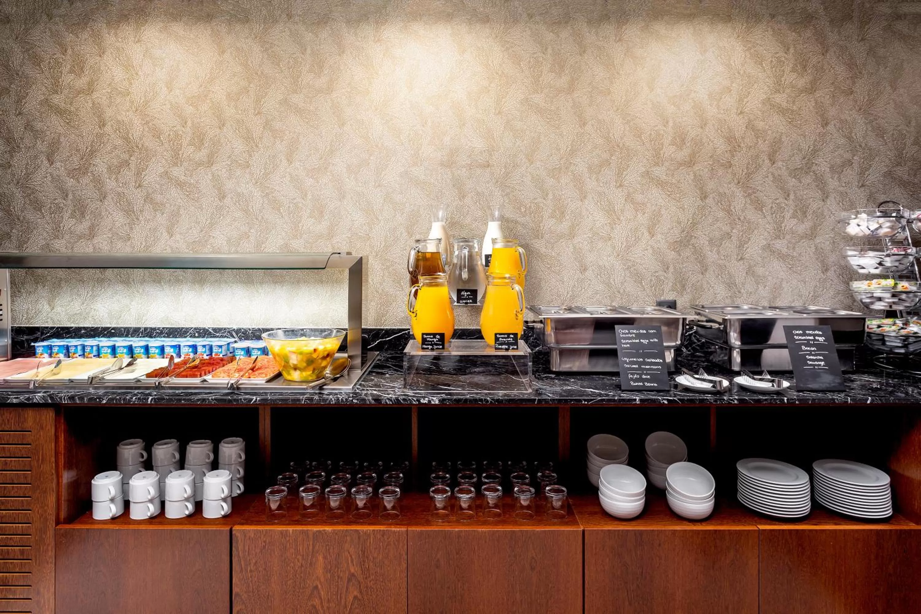 Breakfast in Empire Marquês Hotel