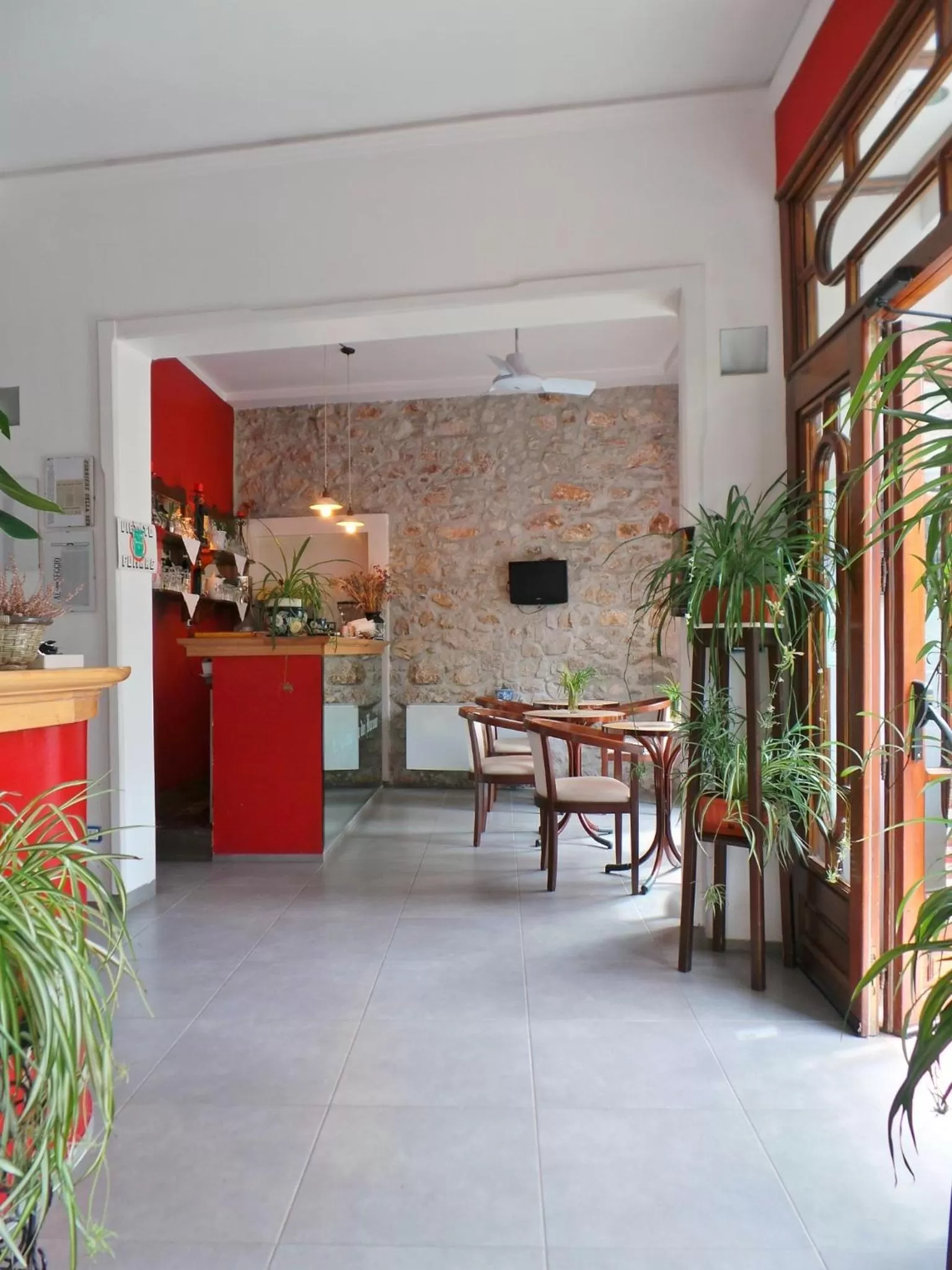 Communal lounge/ TV room in Hotel La Congiura dei Baroni