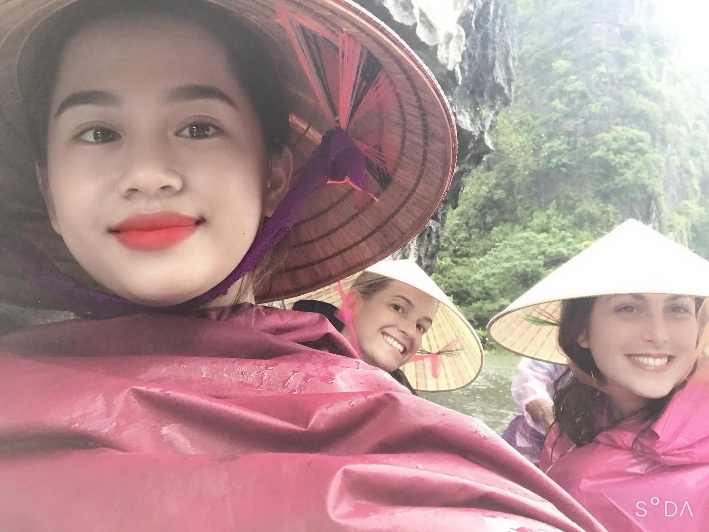 group of guests in Tam Coc Cat Luong Homestay