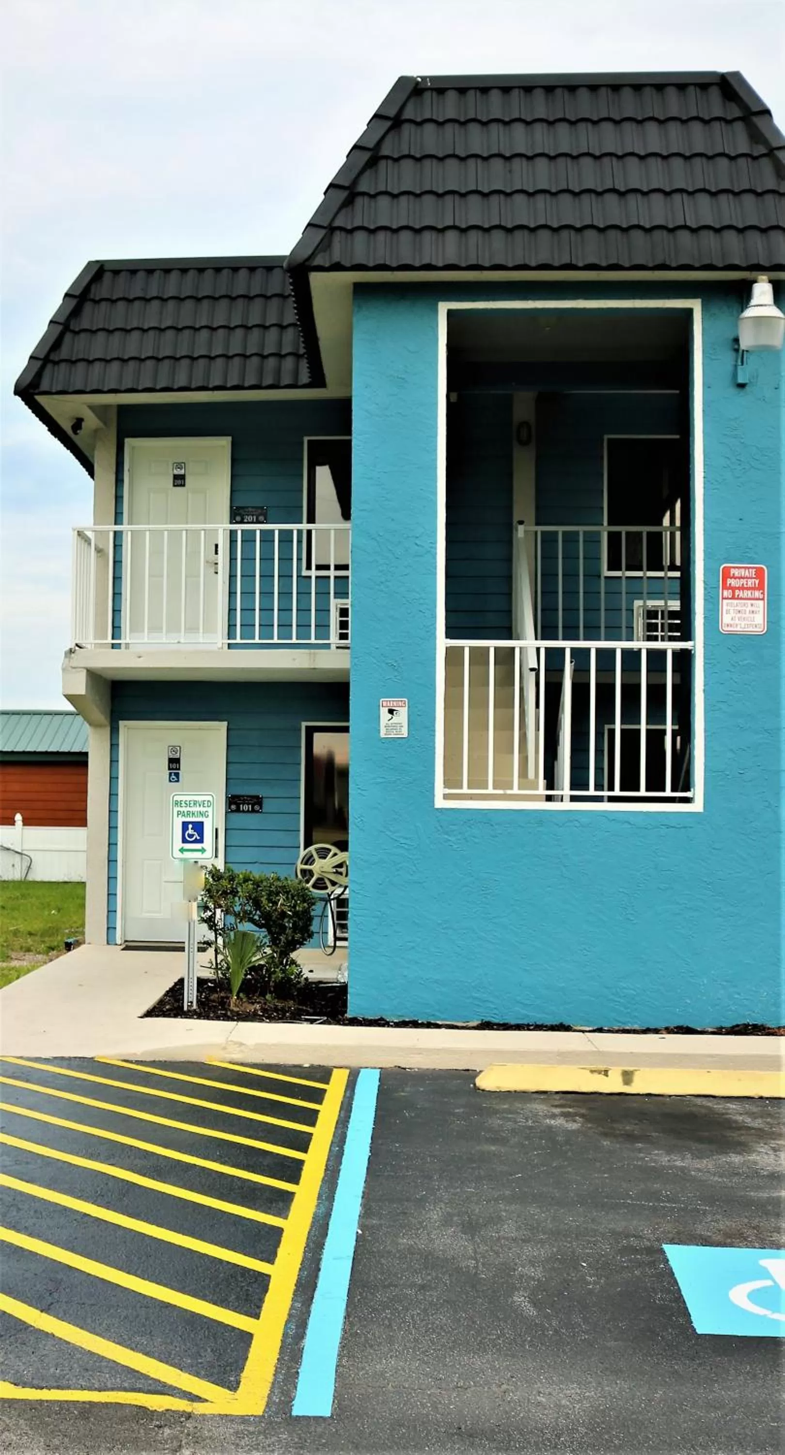 Decorative detail, Property Building in Monte Carlo Inn- Near Disney