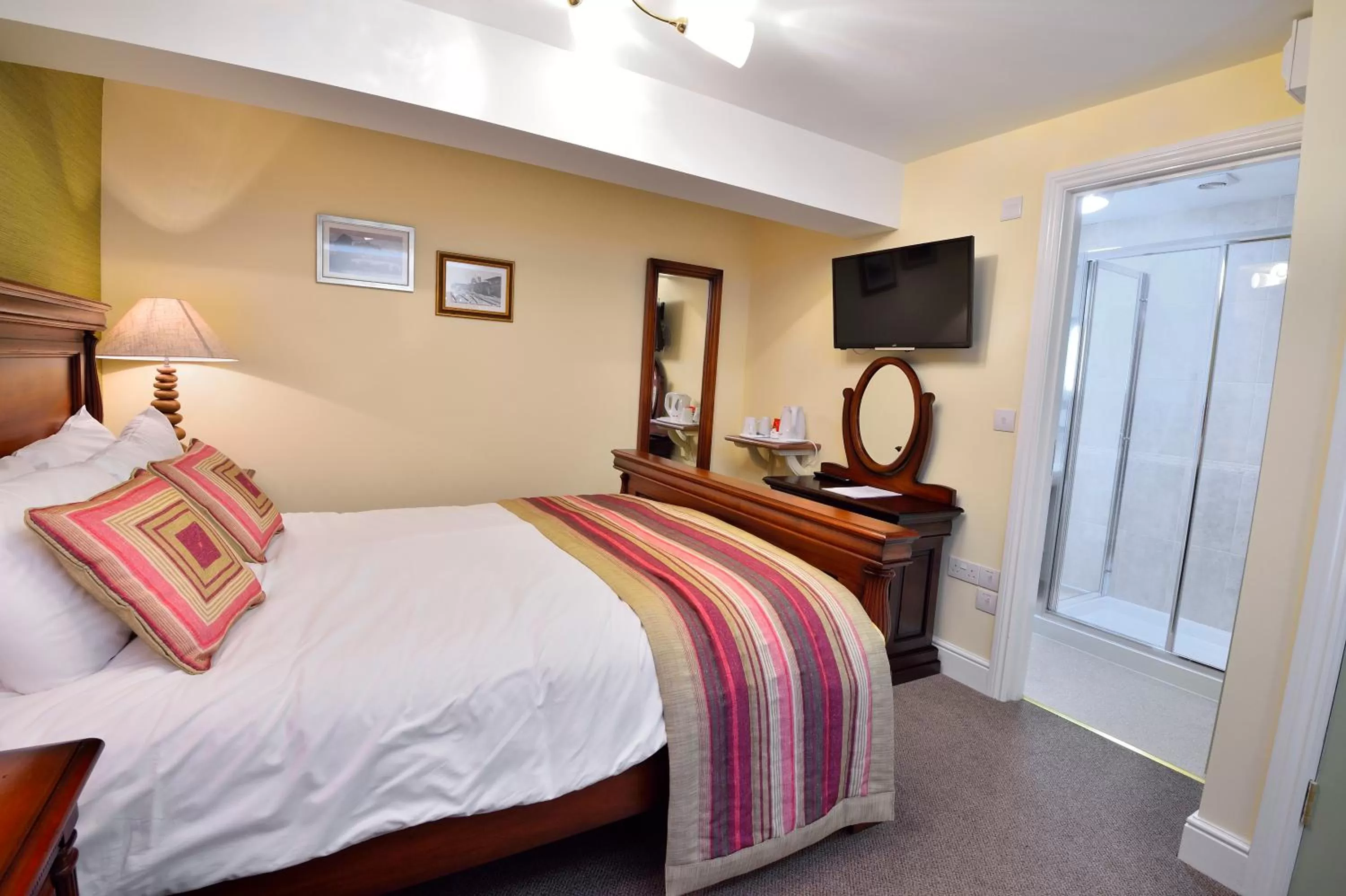 Bed in The Talbot Hotel