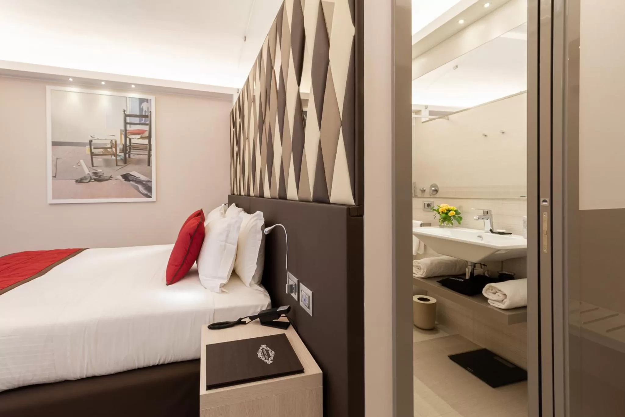 Photo of the whole room, Bed in Harry's Bar Trevi Hotel & Restaurant