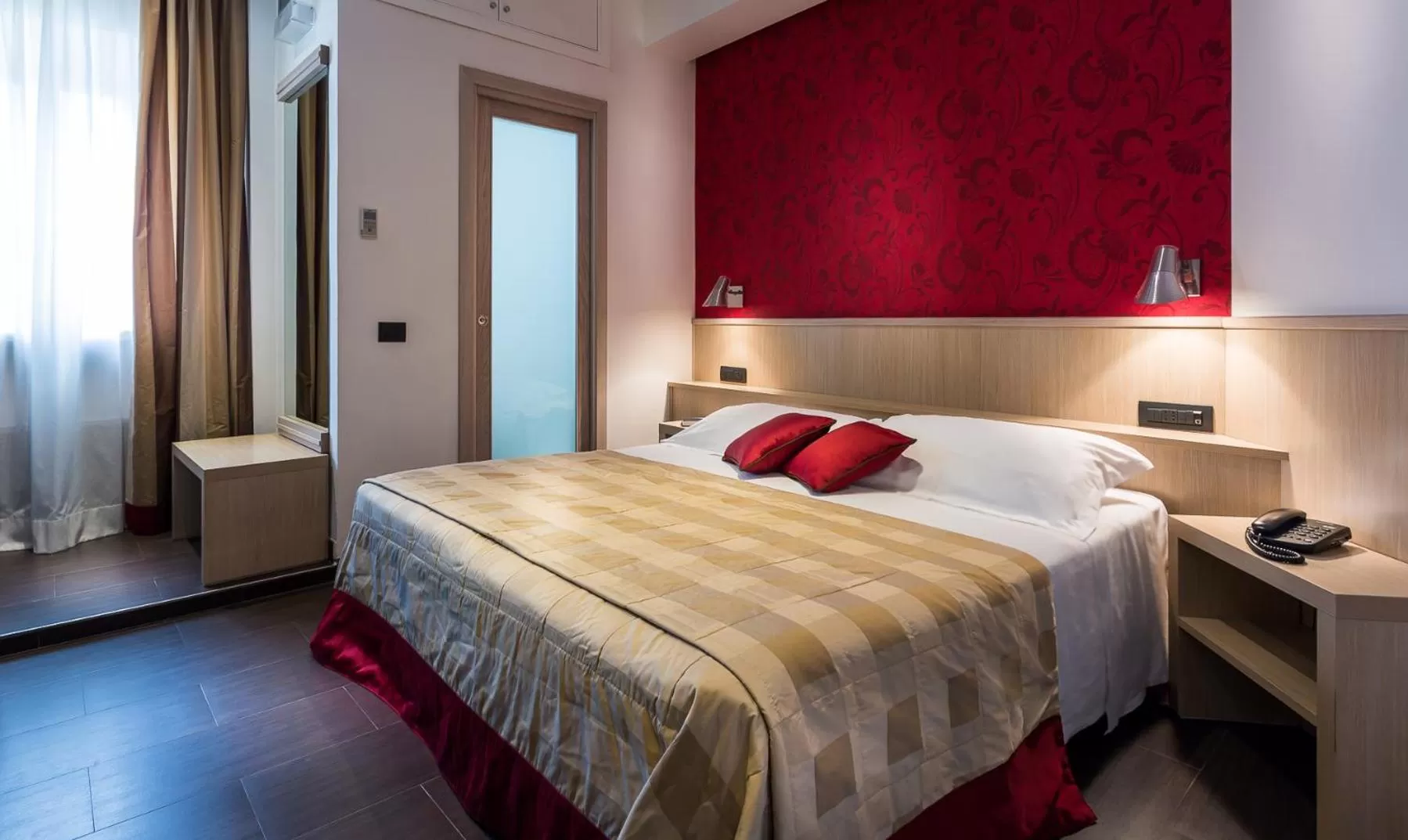 Photo of the whole room, Bed in Hotel De Petris