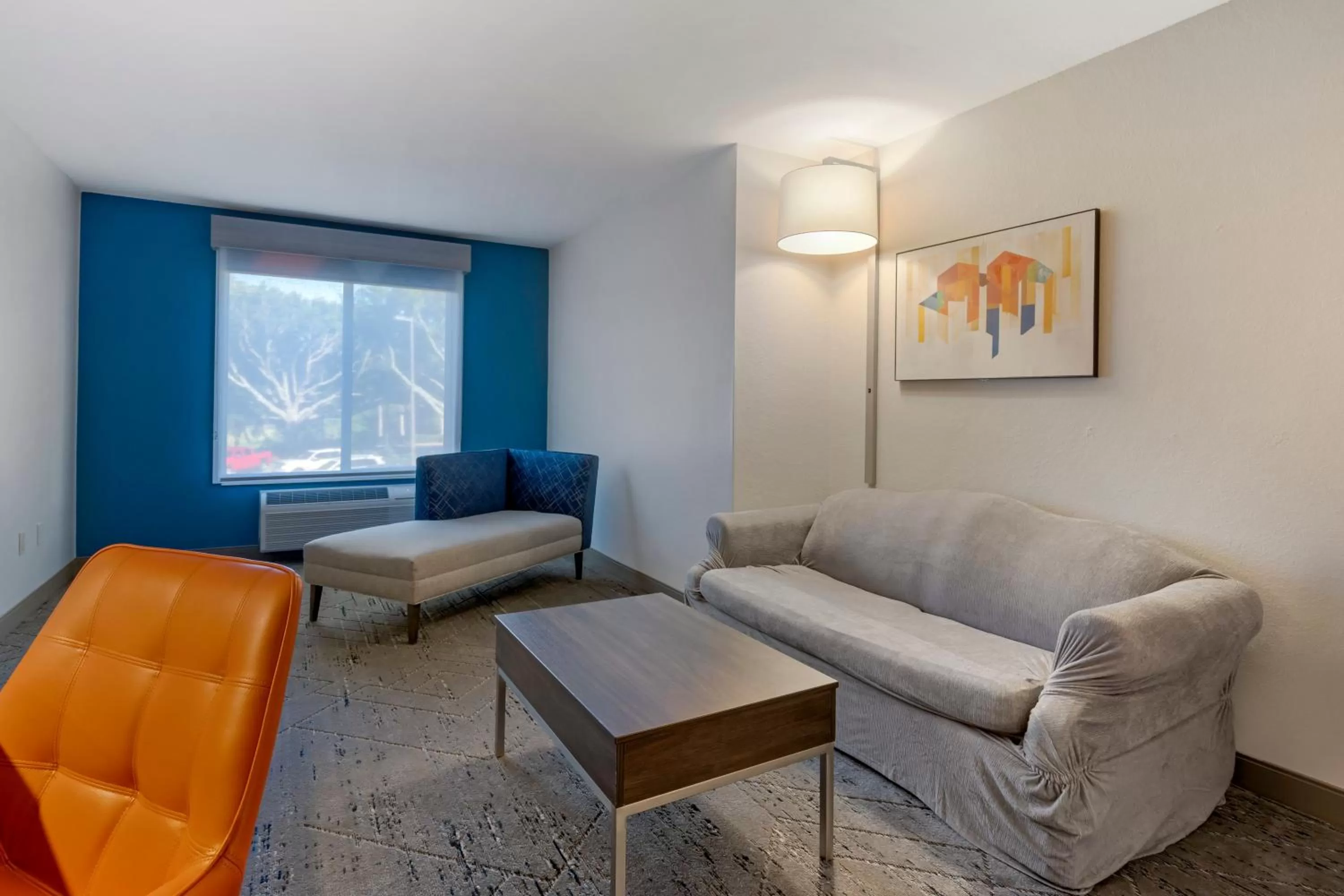 Seating area in Holiday Inn Express Hotel & Suites - The Villages by IHG