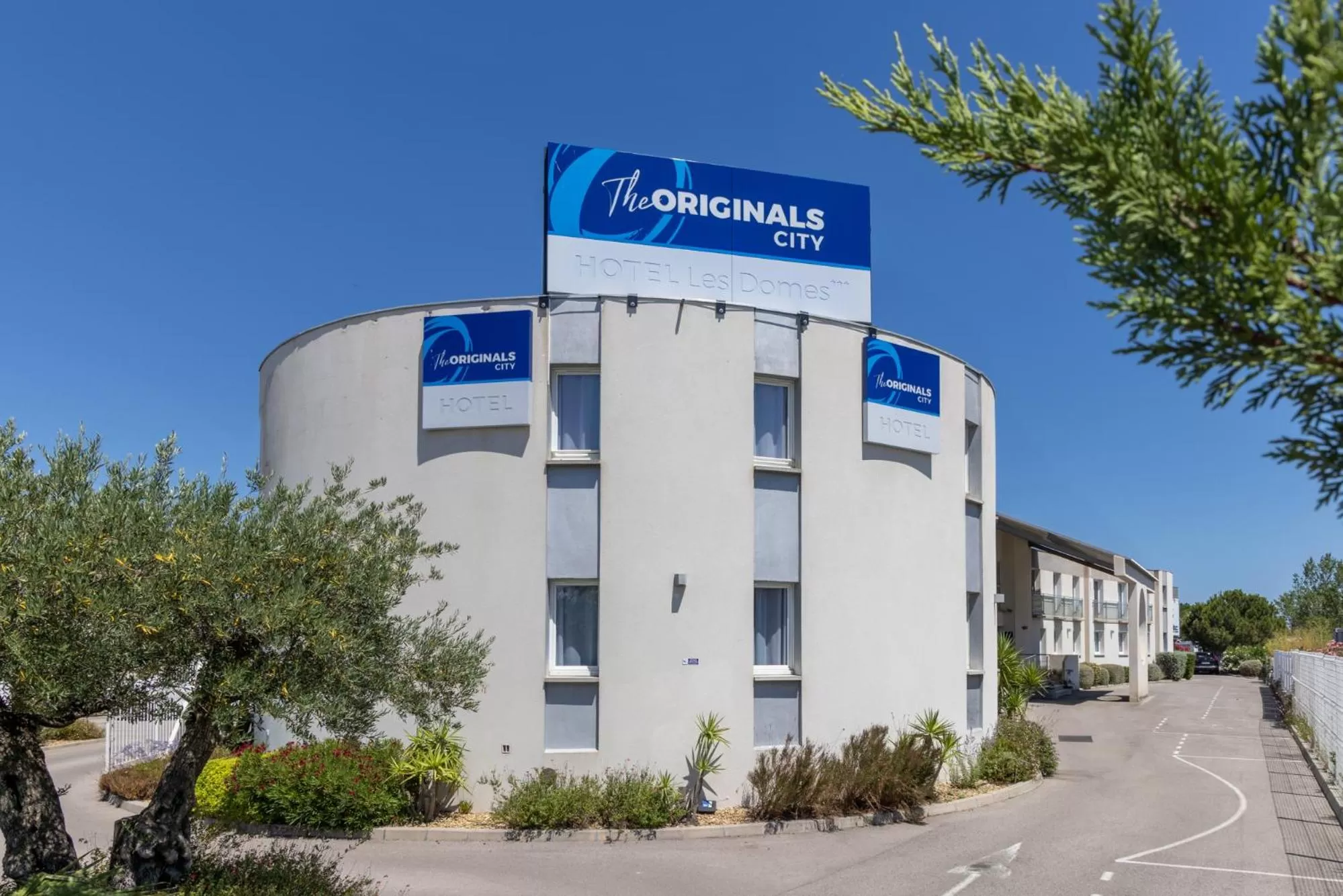 Property building in The Originals City, Hôtel Les Dômes, Perpignan Sud Saleilles