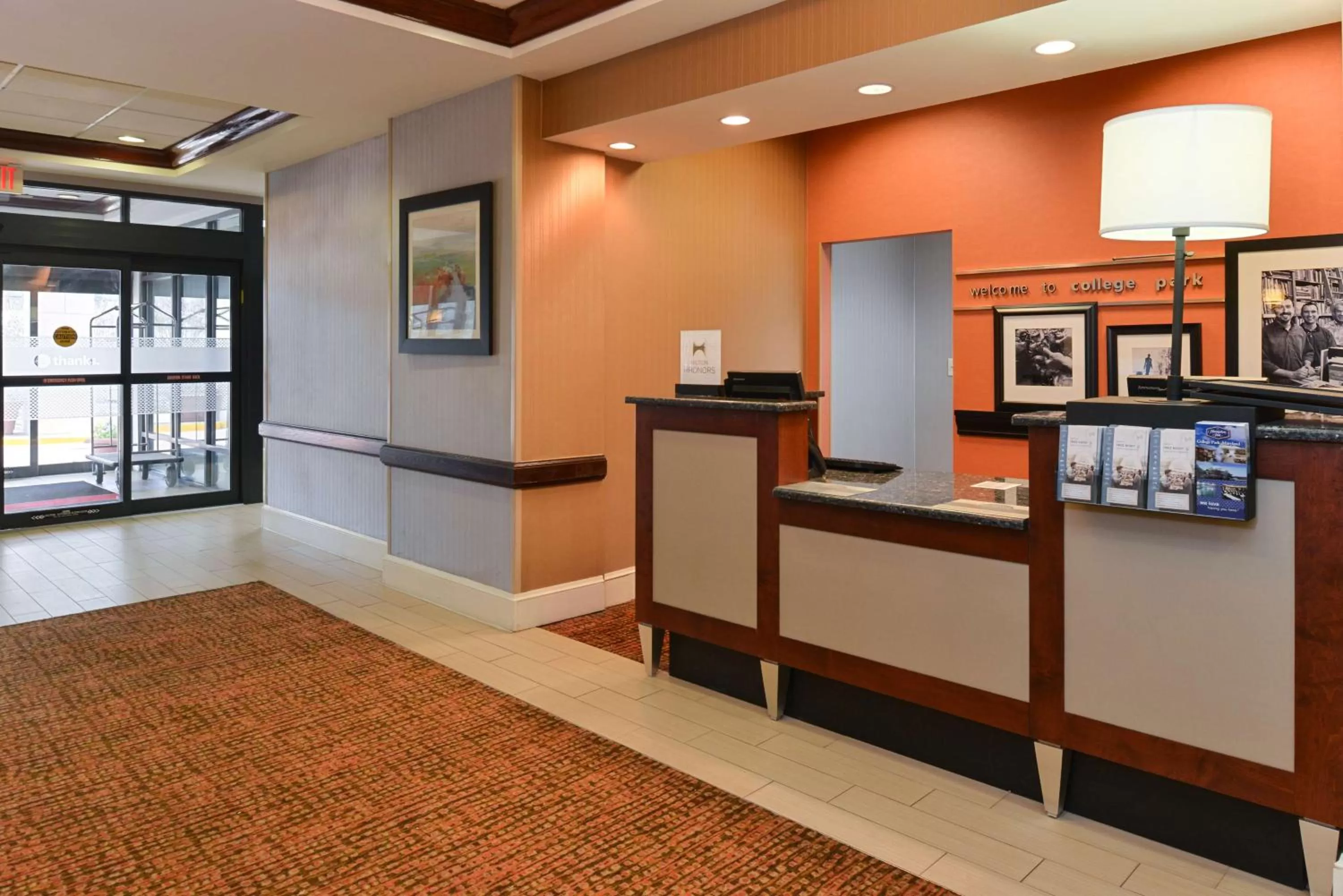 Lobby or reception in Hampton Inn College Park