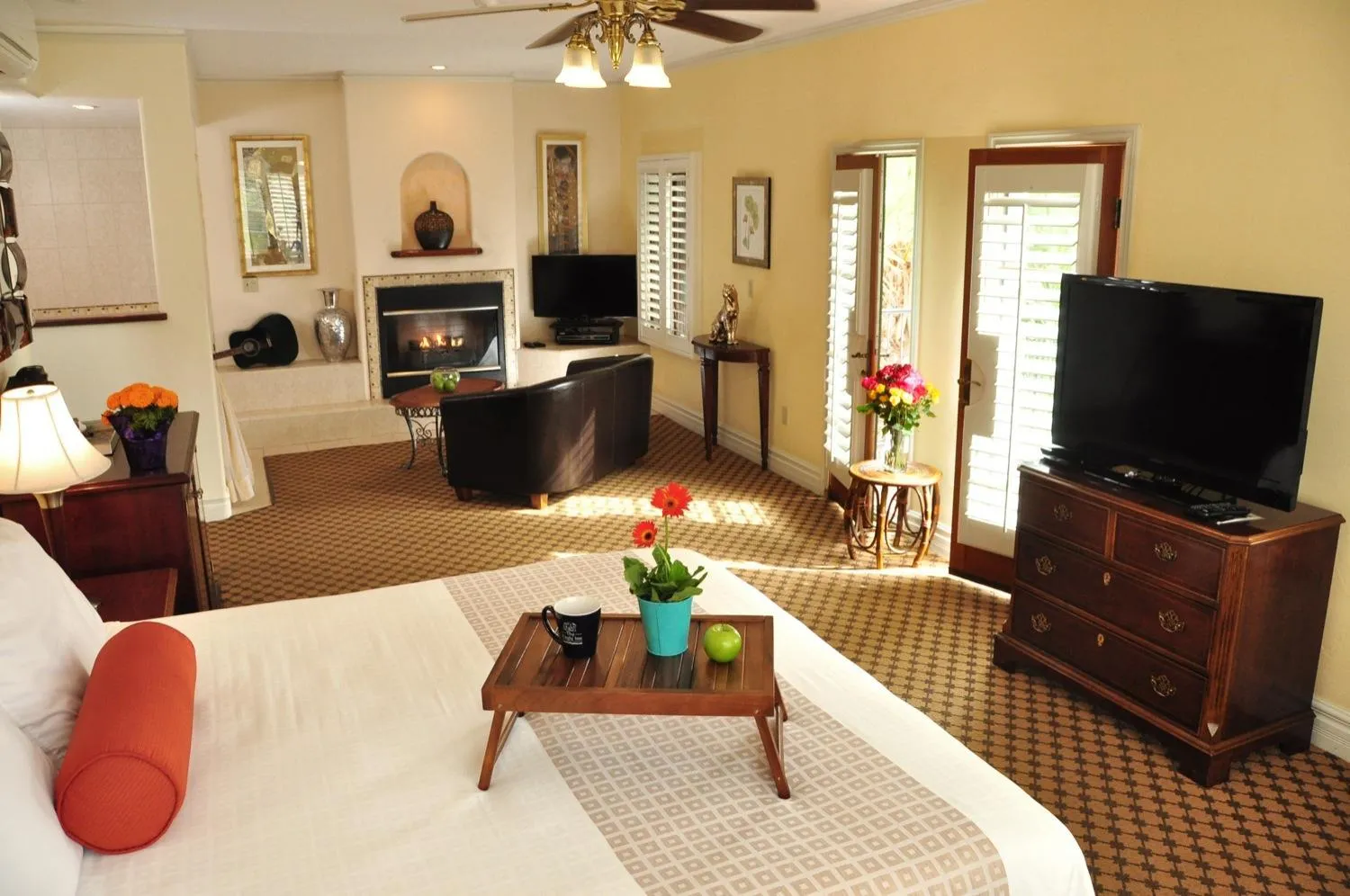 Photo of the whole room, Bed in The Eagle Inn