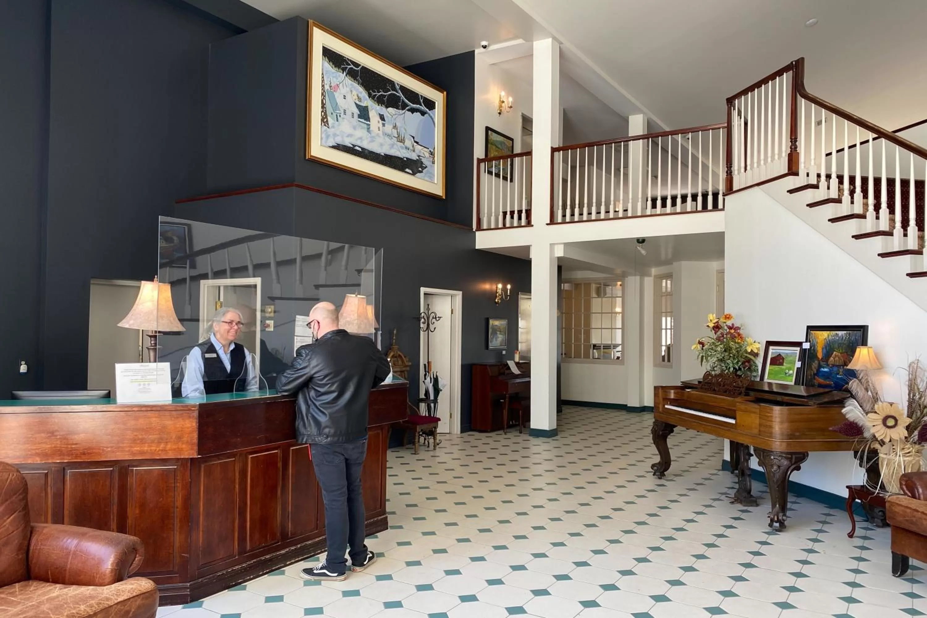 Lobby or reception in Auberge de la Montagne Coupée