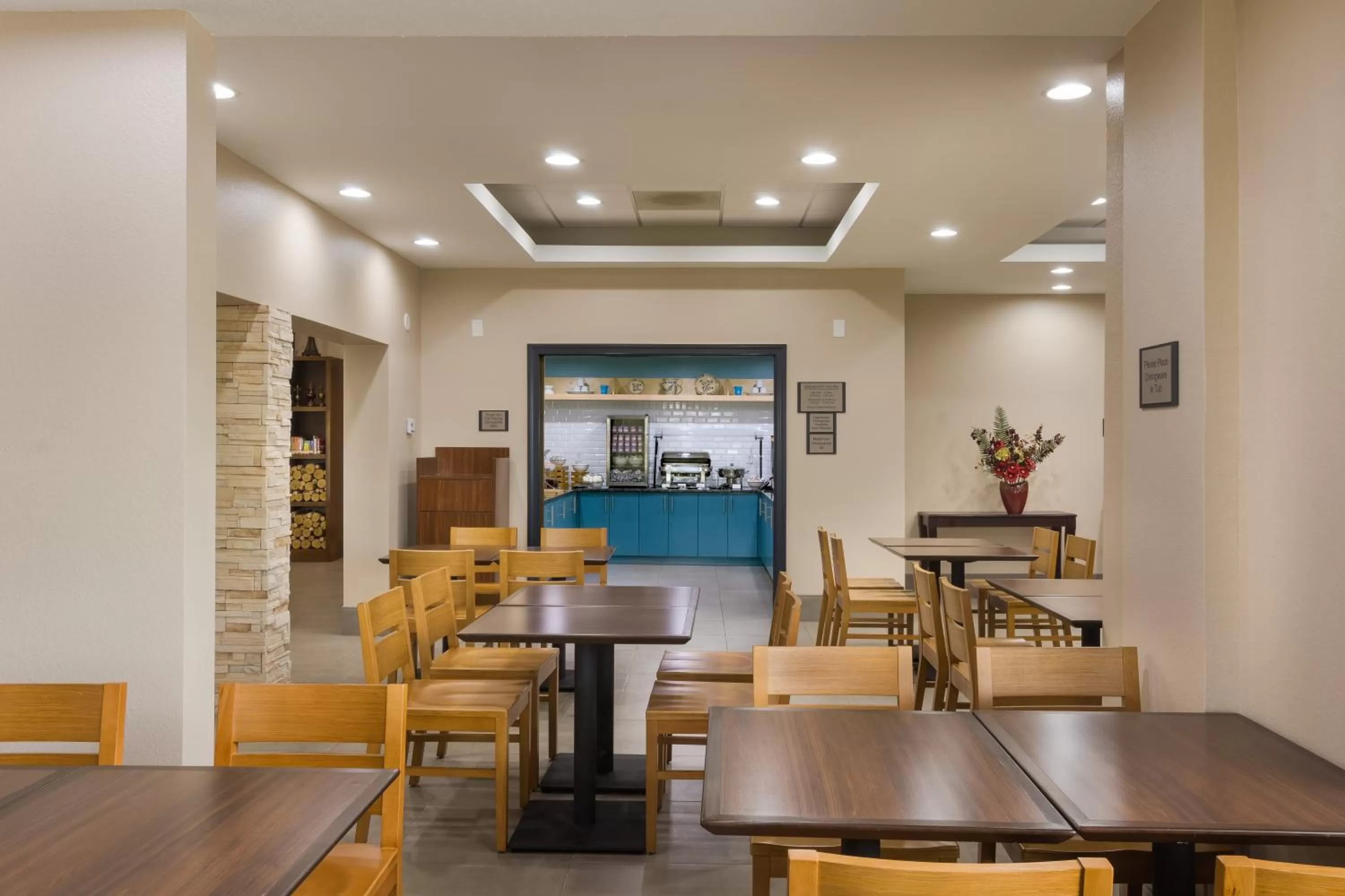 Restaurant/places to eat in Country Inn & Suites by Radisson, St Petersburg - Clearwater, FL