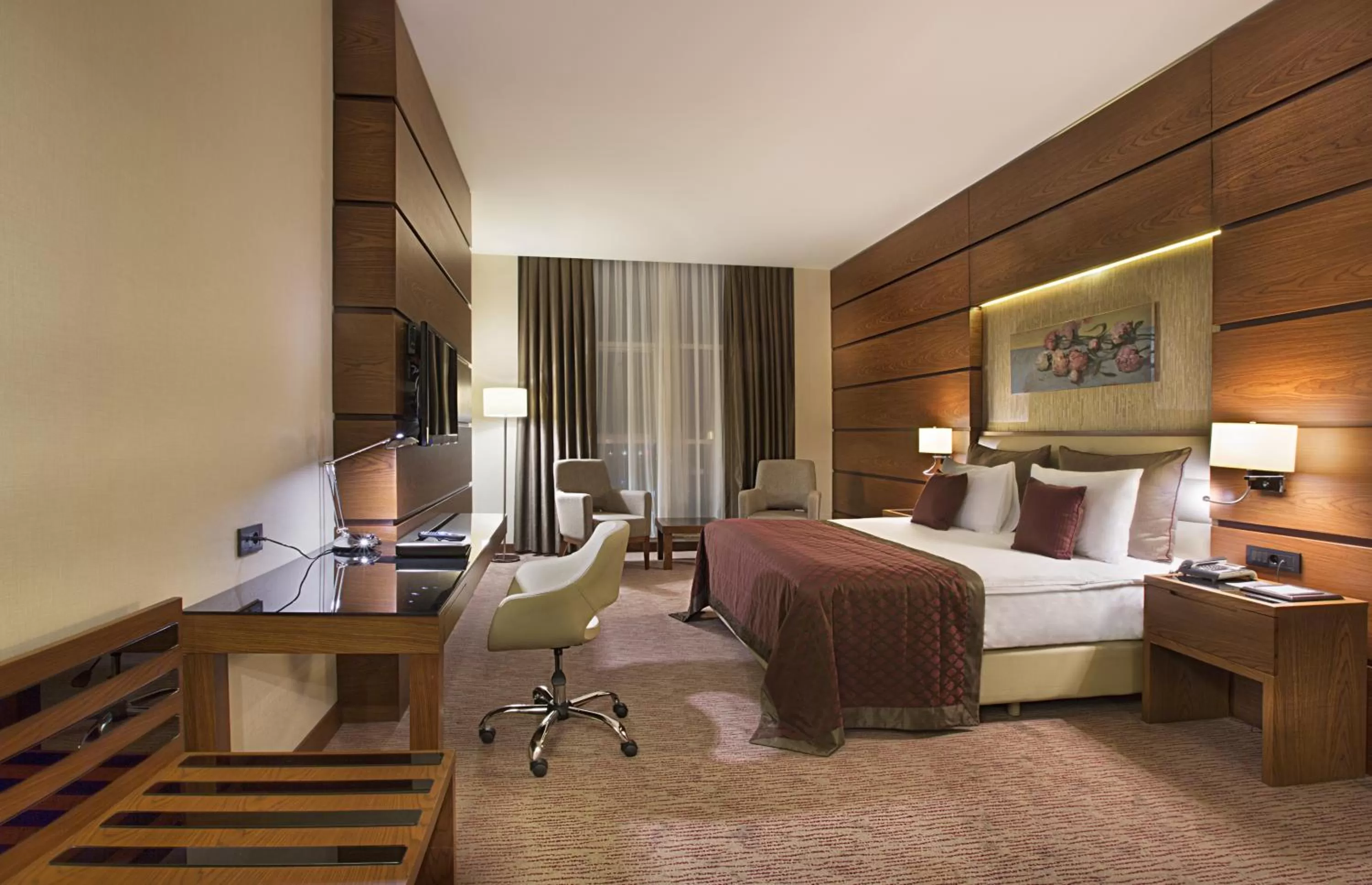 Photo of the whole room, Bed in Dedeman Erbil Hotel City Center