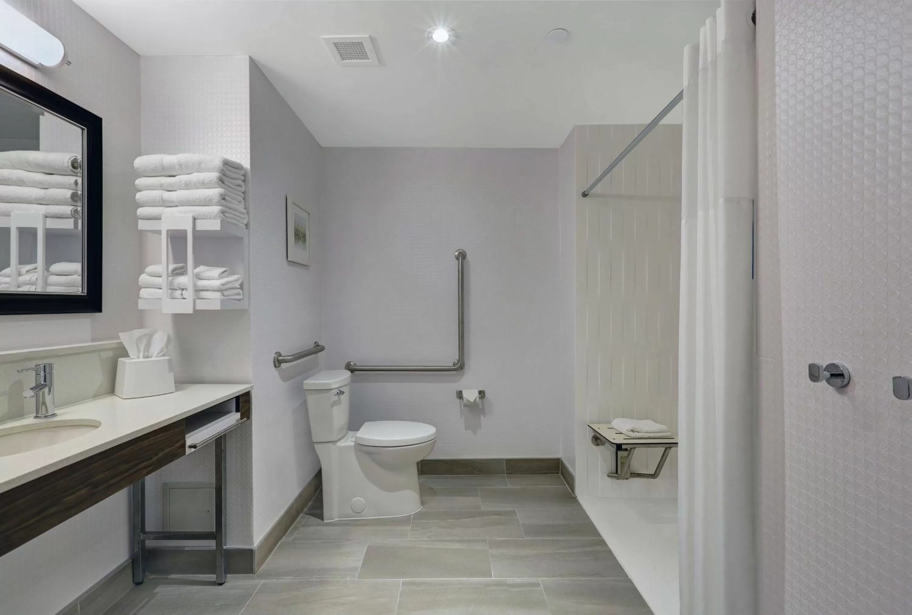 Bathroom in Hampton Inn Peterborough