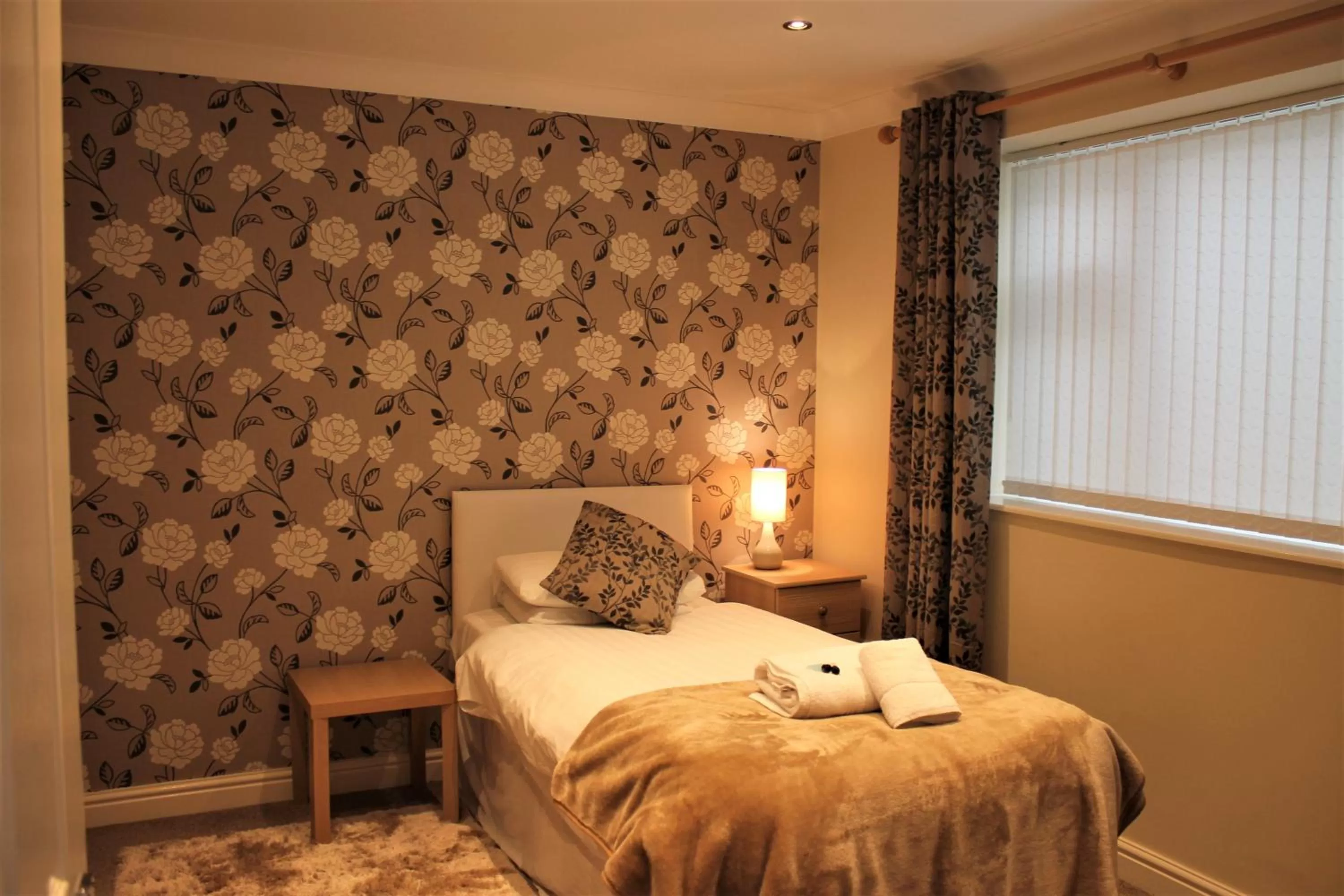 Bedroom, Bed in Winchmore Hotel
