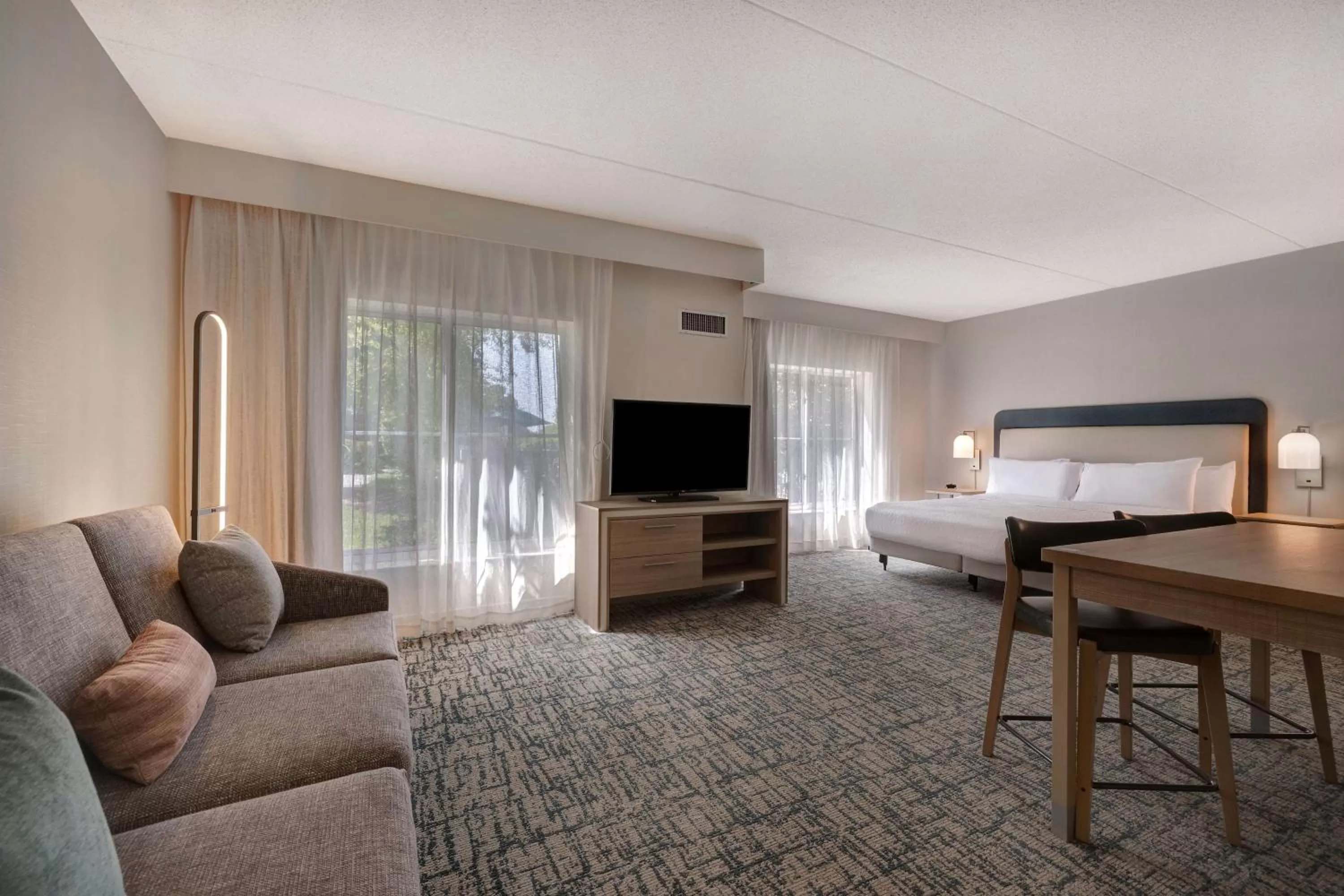 Living room, Bed in Homewood Suites Lansdale