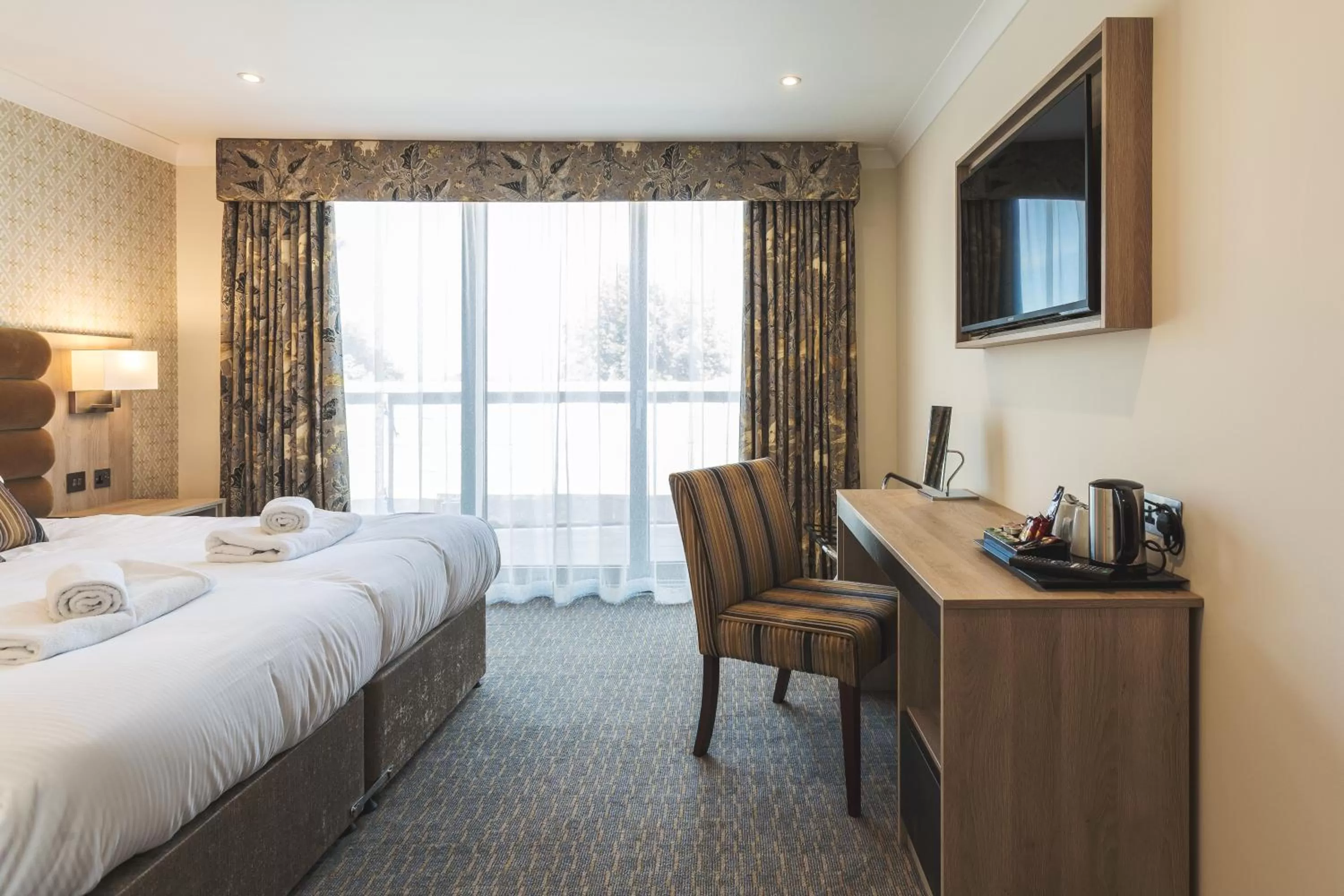 TV and multimedia, Bed in The Nottinghamshire Hotel & Golf Club