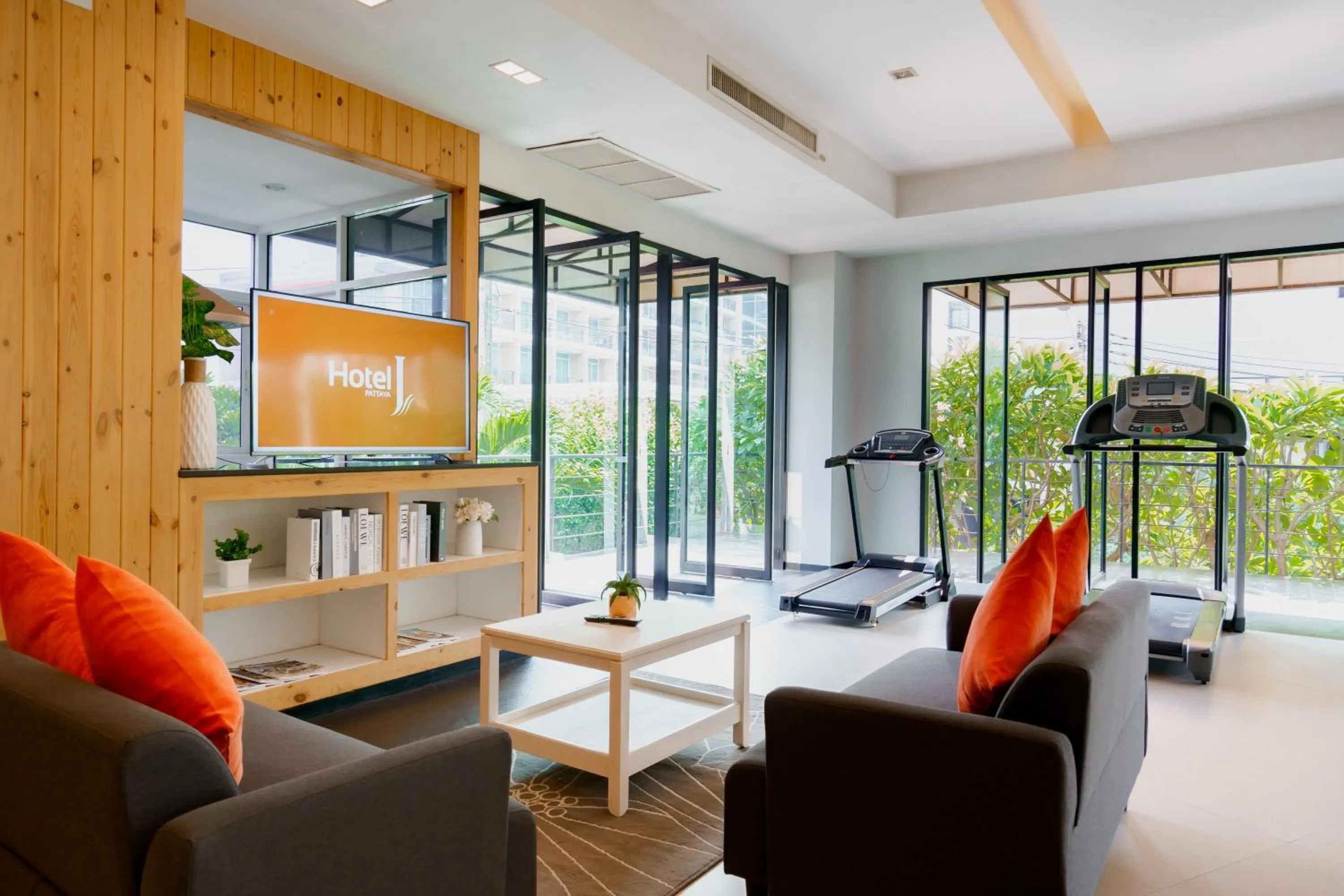 Fitness centre/facilities in Hotel J Residence Pattaya