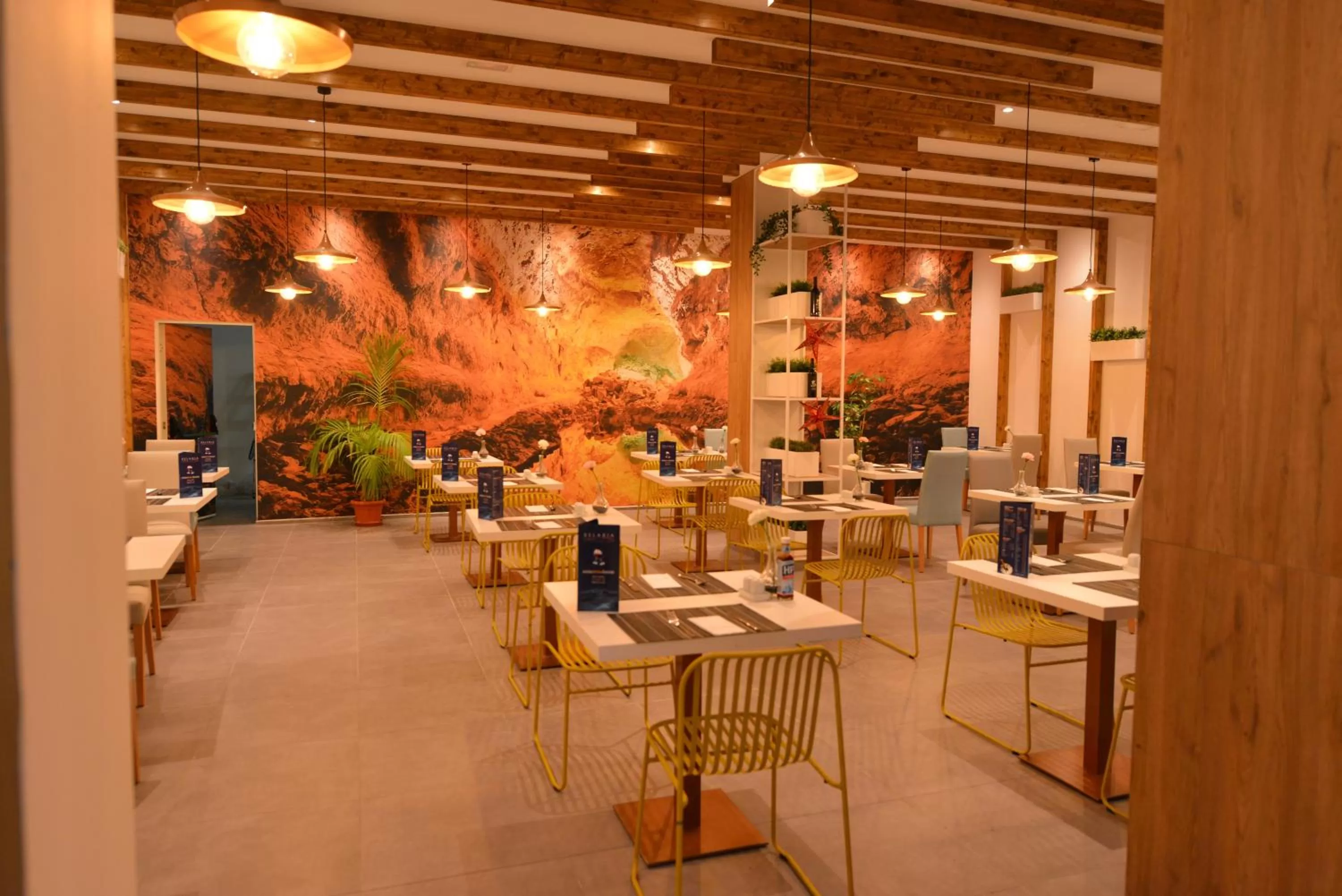 Restaurant/places to eat in Relaxia Lanzasur Club - Aqualava Water Park