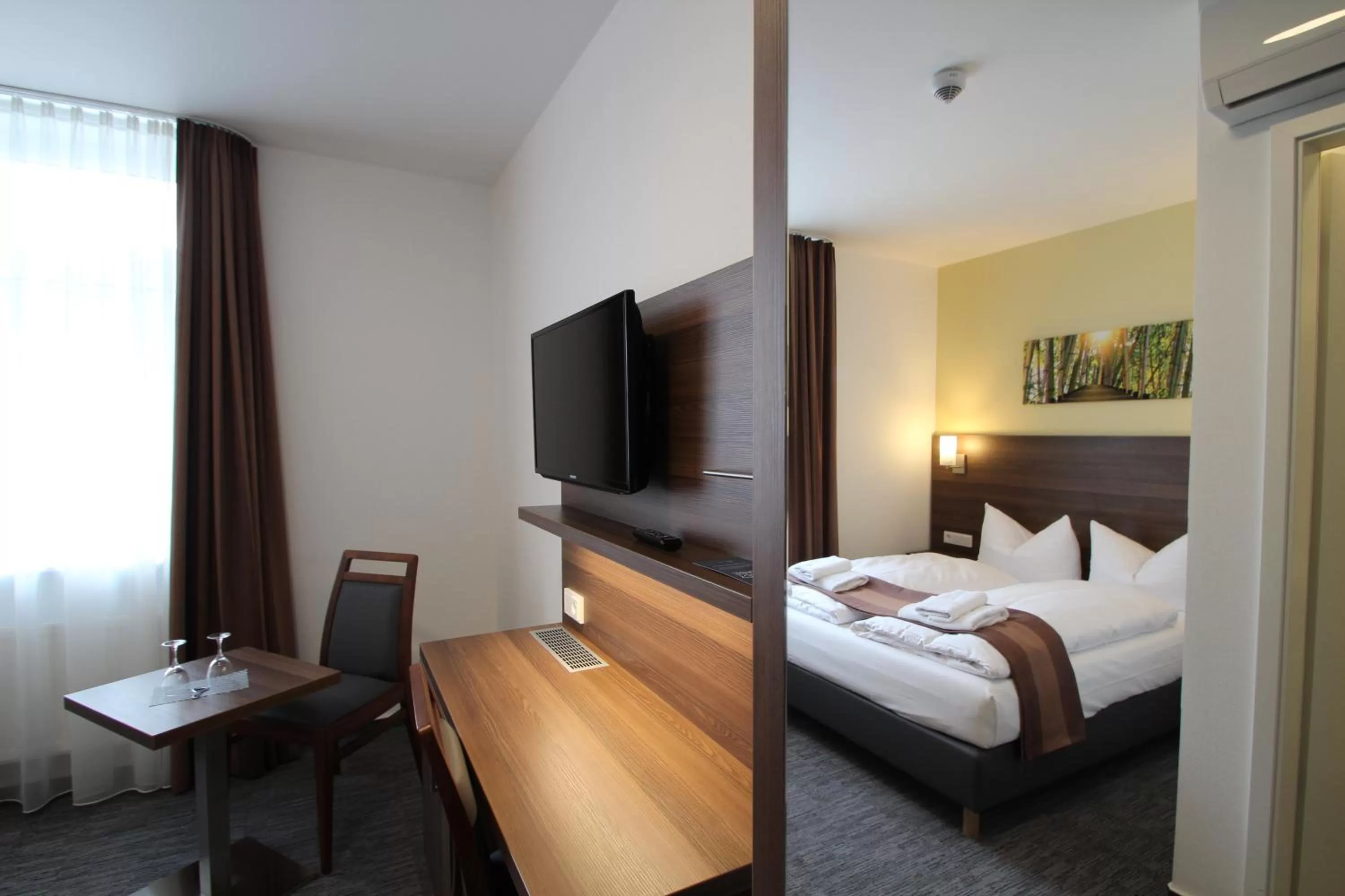 Day, Bed in Trip Inn Goethe Conference Hotel