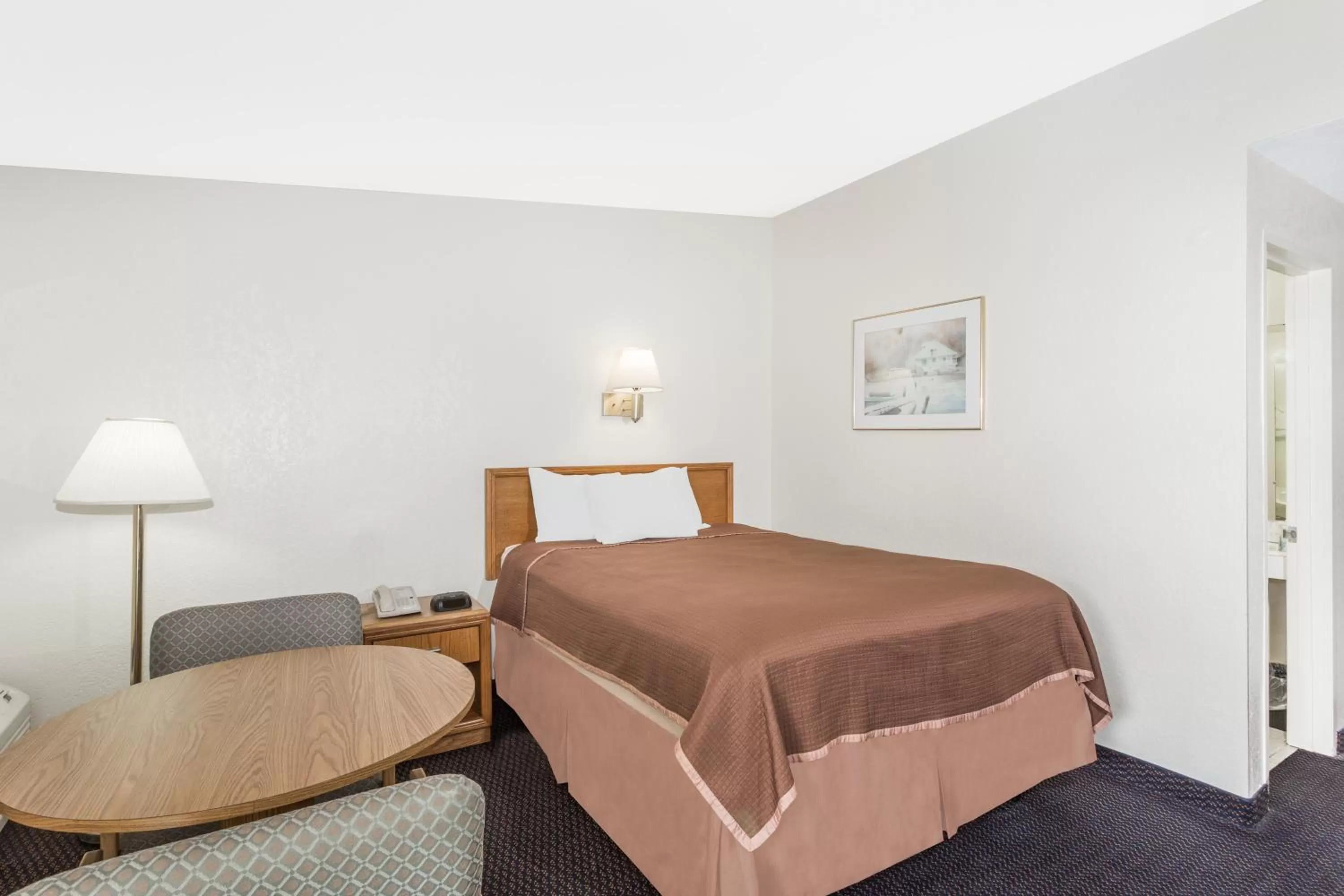 Bed in Howard Johnson by Wyndham Vero Beach / Downtown