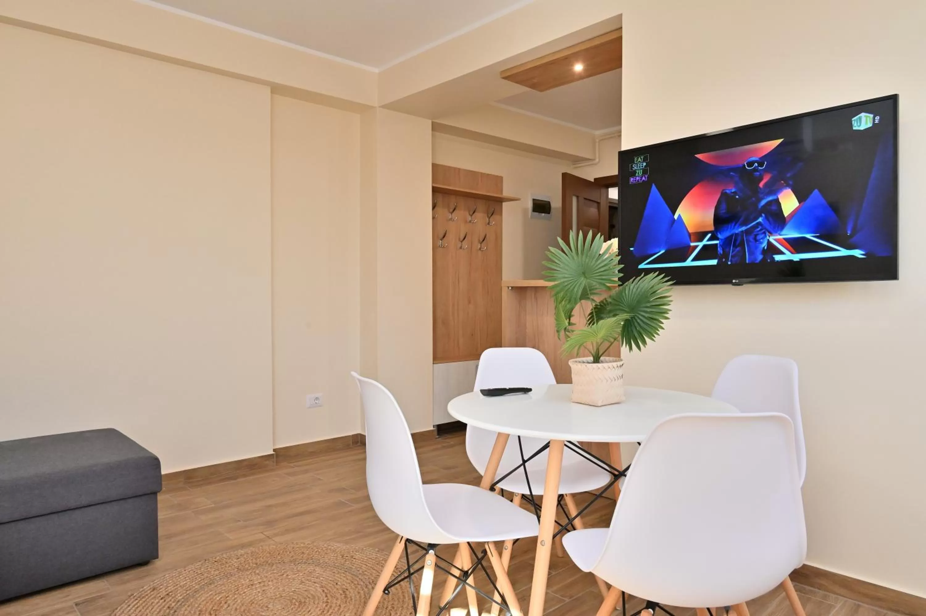 Communal lounge/ TV room in Durau Residence