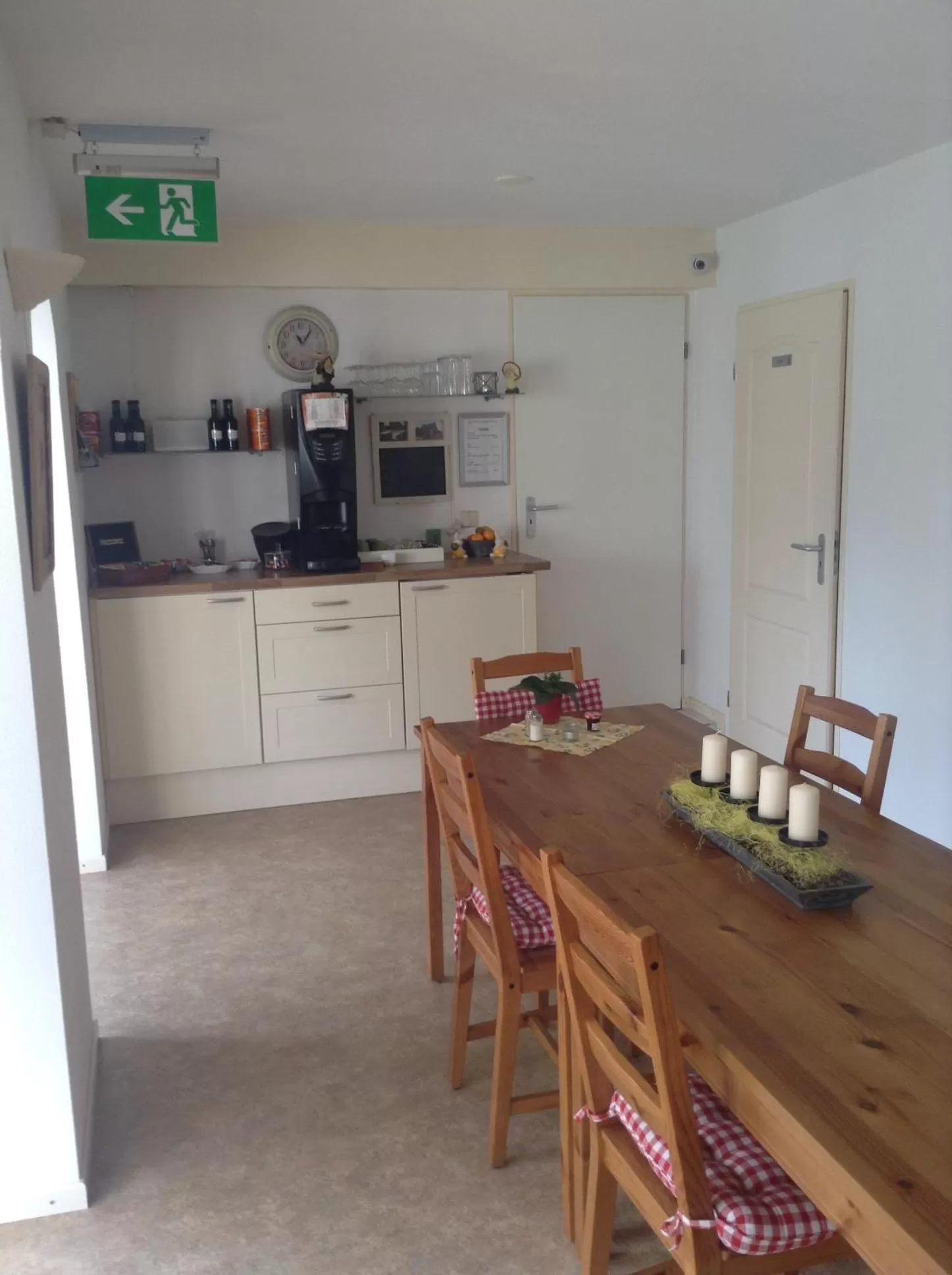 Dining area in B&B Knooppunt70