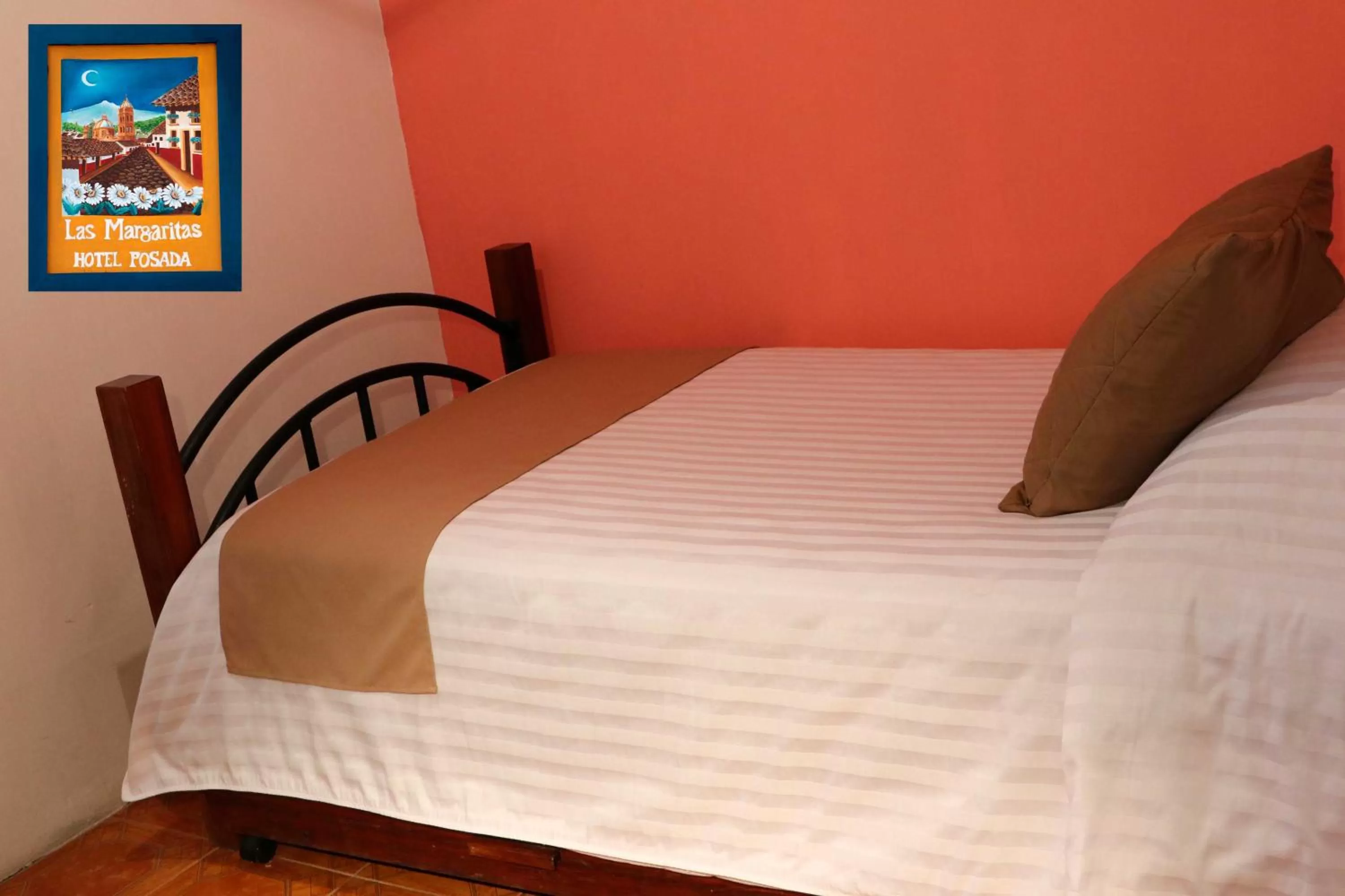 Decorative detail, Bed in Las Margaritas Hotel Posada