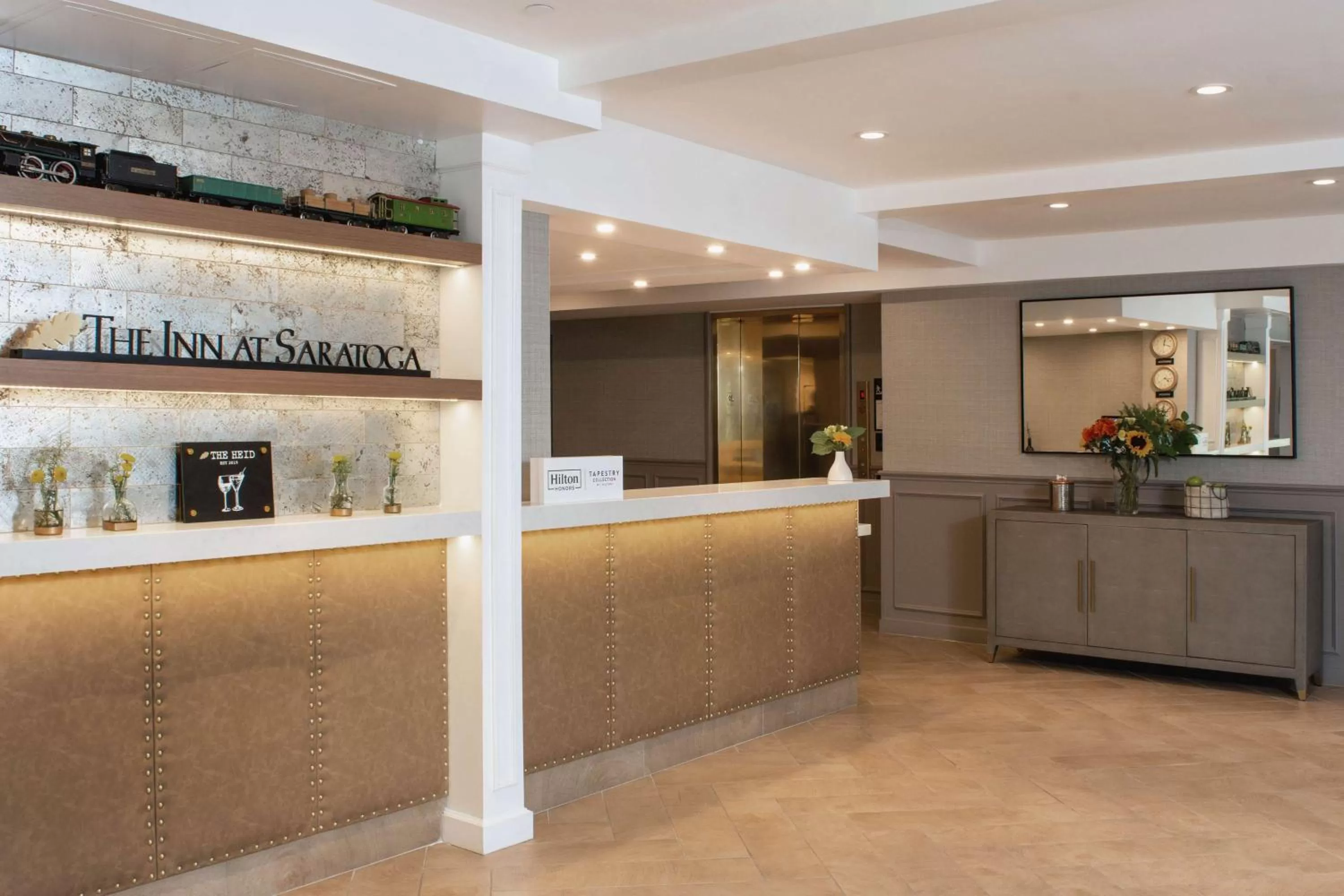 Lobby or reception in The Inn at Saratoga, Tapestry Collection by Hilton