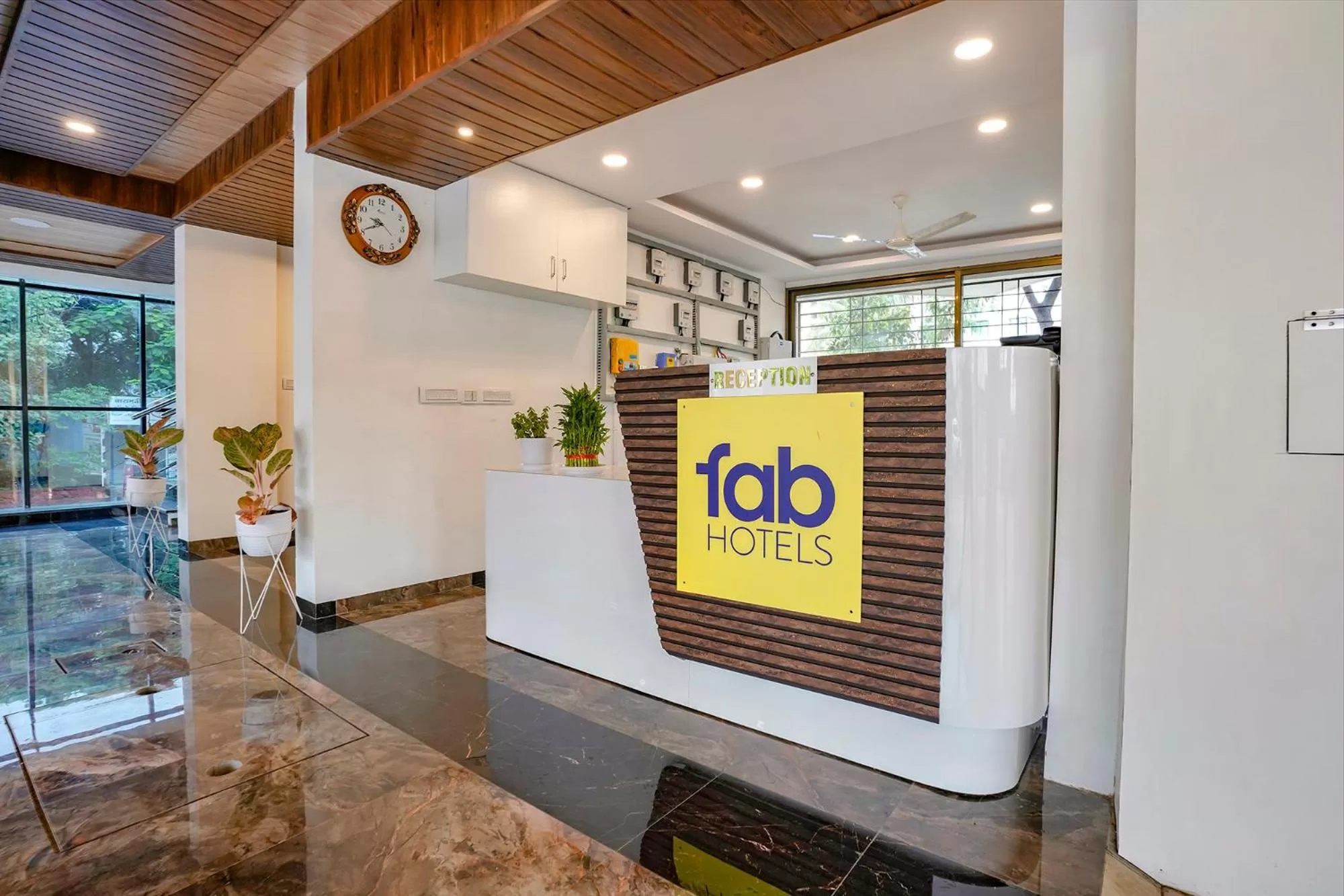 Lobby or reception in FabHotel Crystal Homes - nr Rajaram Bhiku stadium