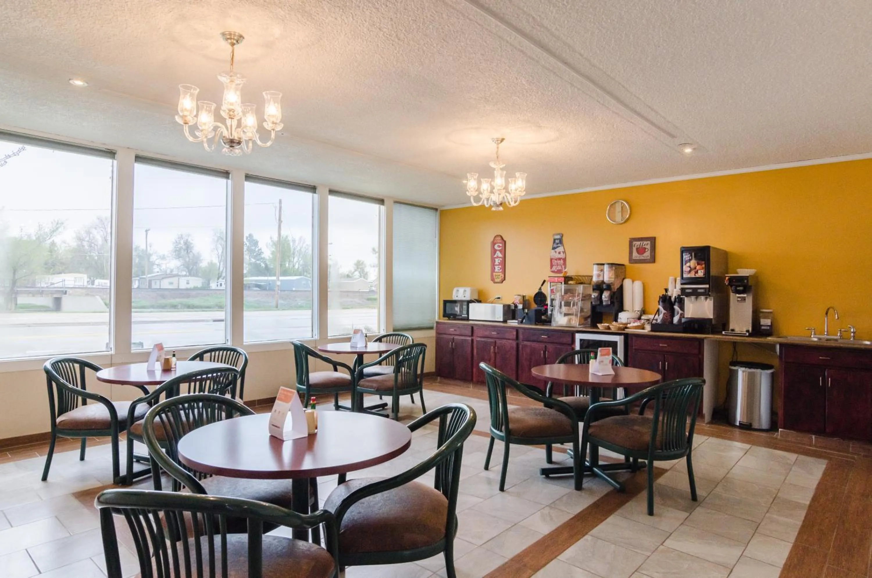 Food and drinks in Alamo Inn & Suites