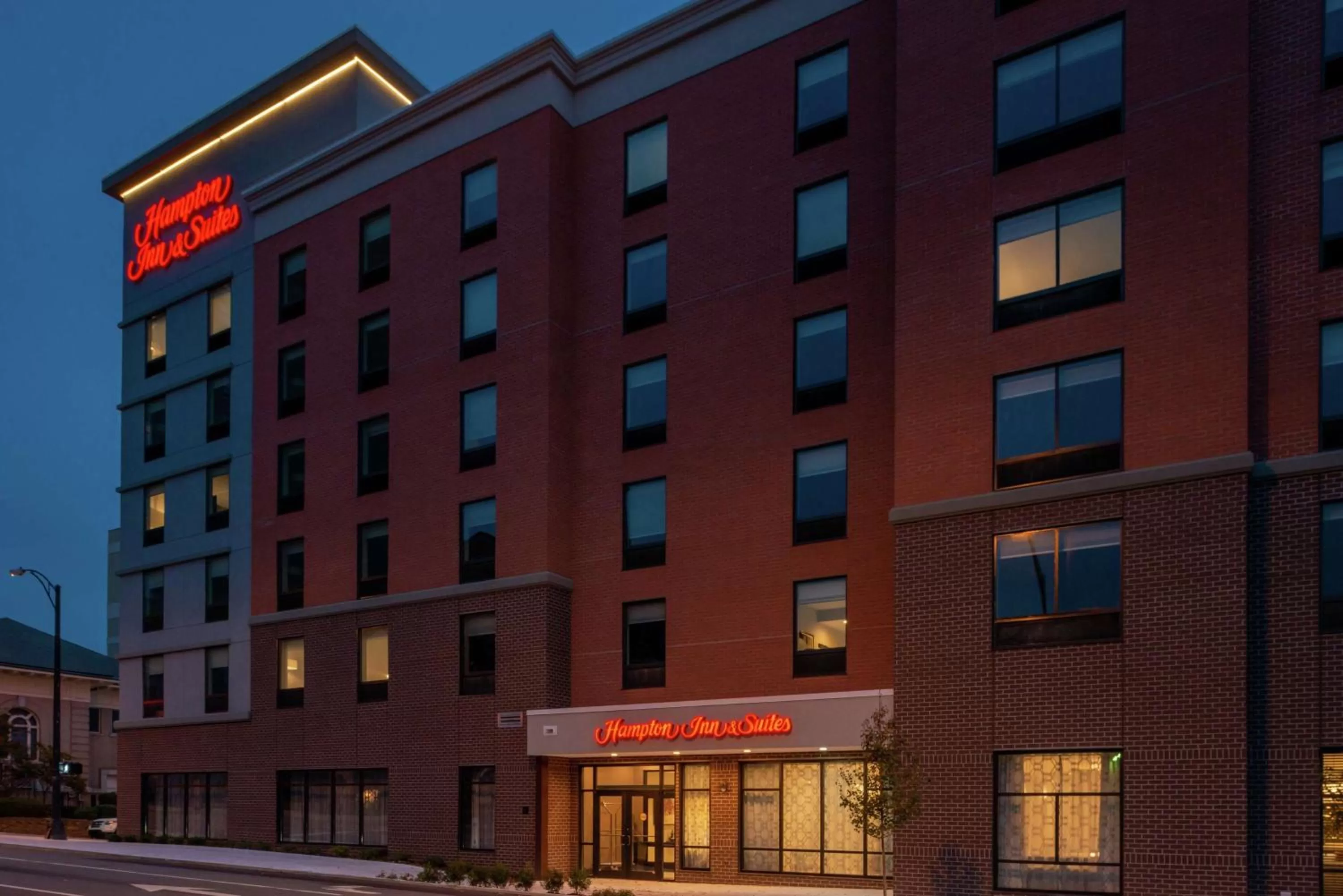 Property building in Hampton Inn & Suites Winston-Salem Downtown