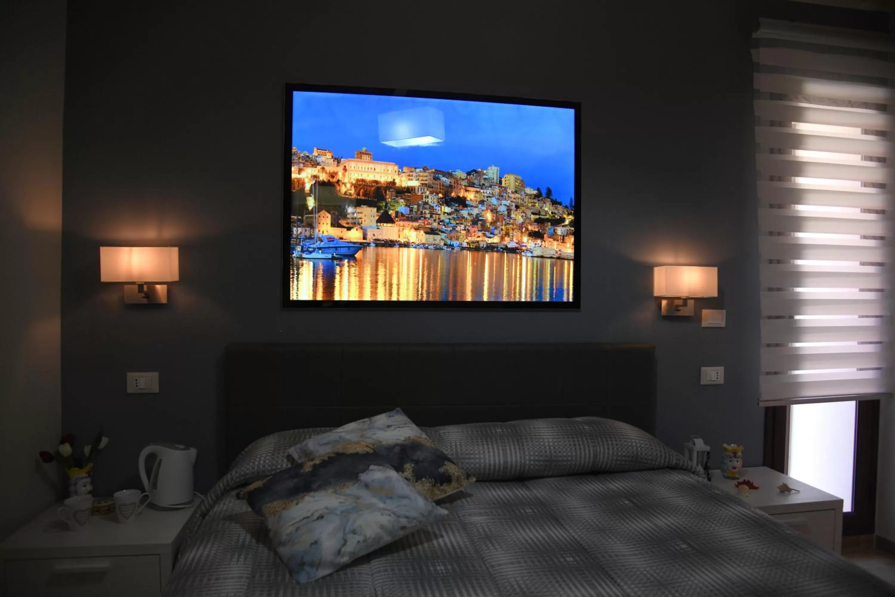 Photo of the whole room, Bed in La Finestra sul Cortile B&B