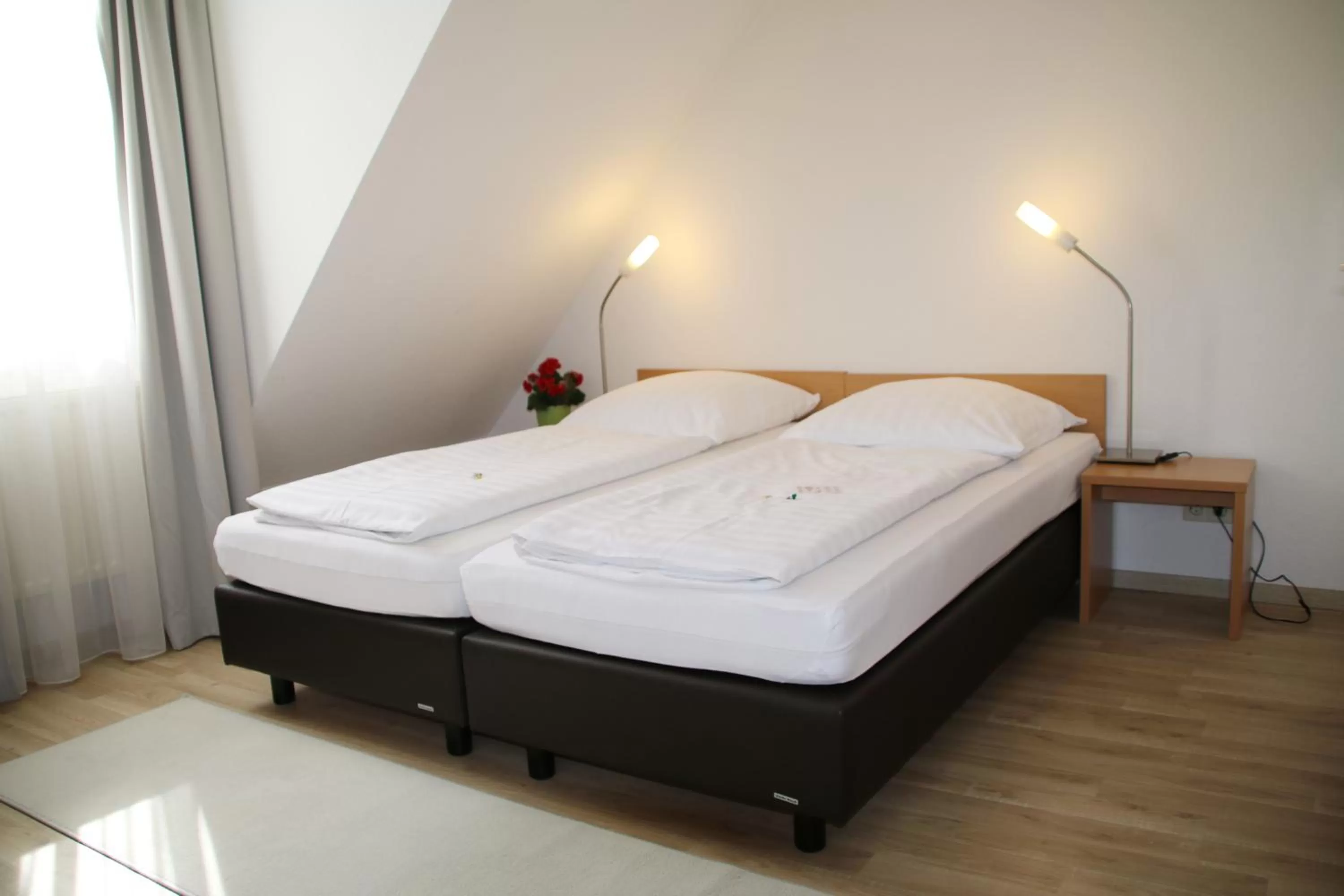 Bedroom, Bed in Württembergischer Hof