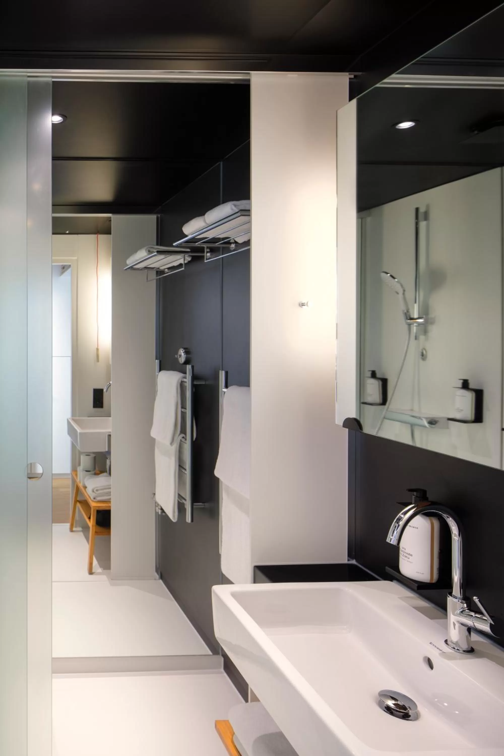 Bathroom in Zoku Paris