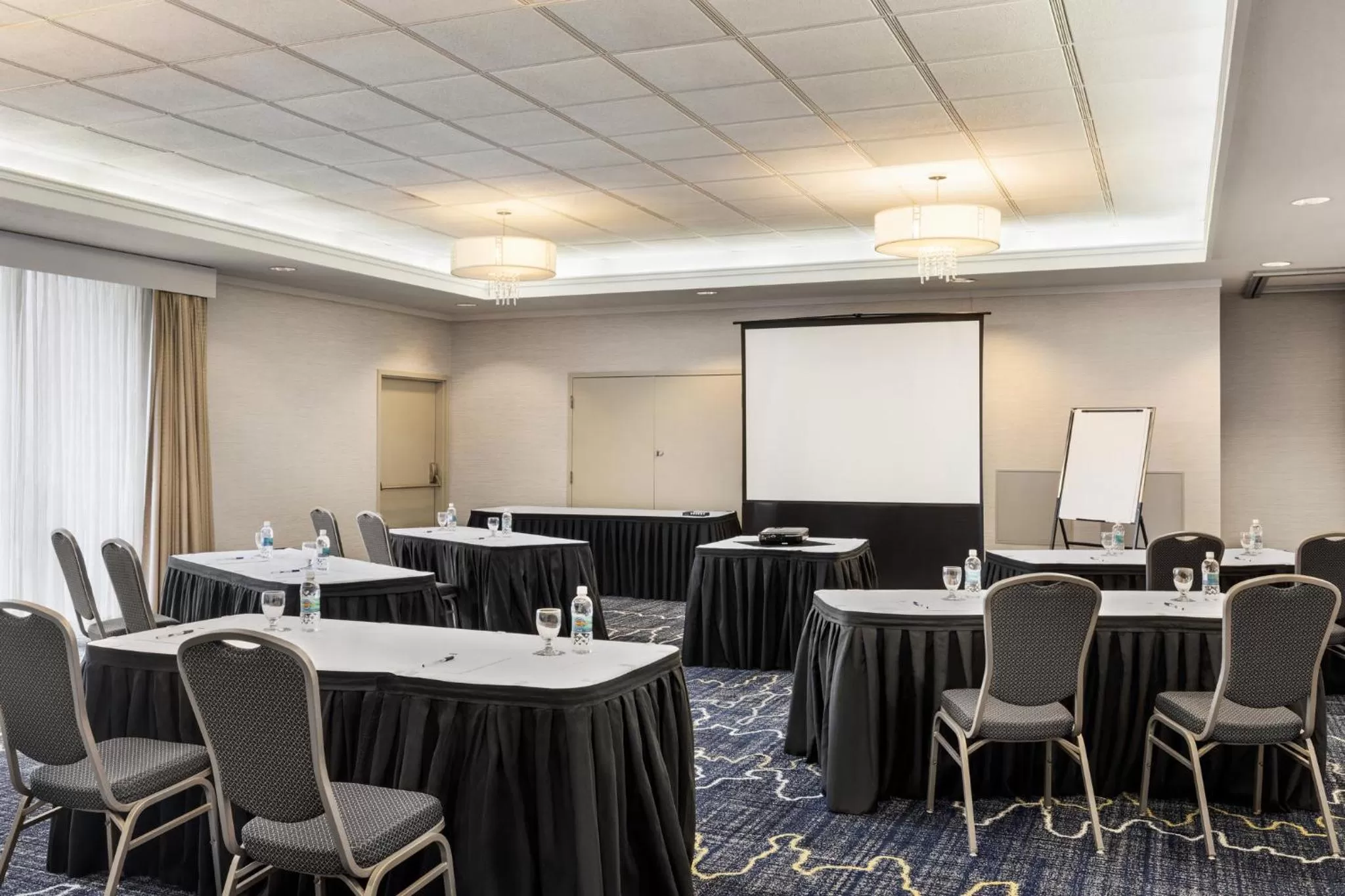 Meeting/conference room in Holiday Inn Express Vancouver-Metrotown (Burnaby)