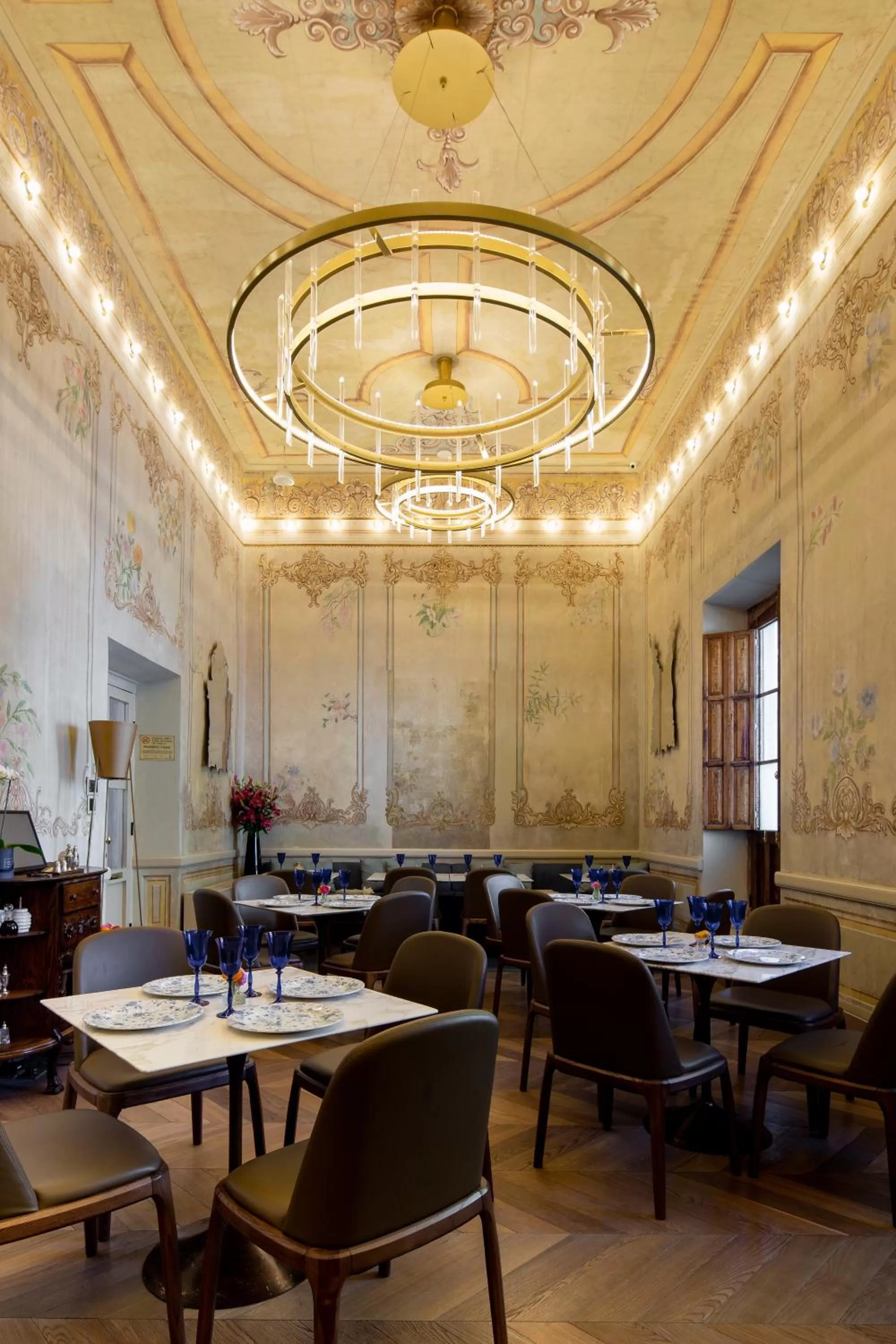 Restaurant/places to eat in Central Hotel Boutique