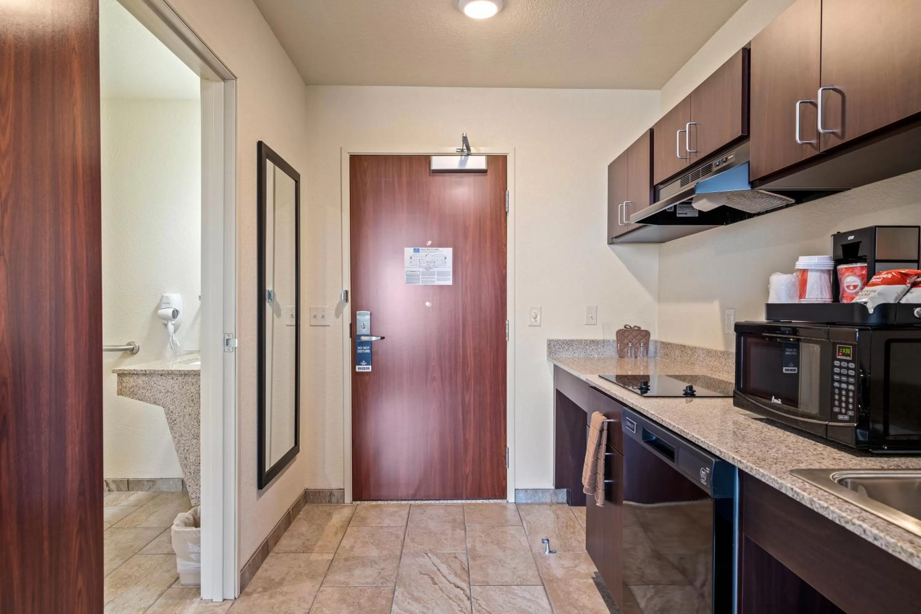 kitchen in Cobblestone Inn & Suites - Yuma
