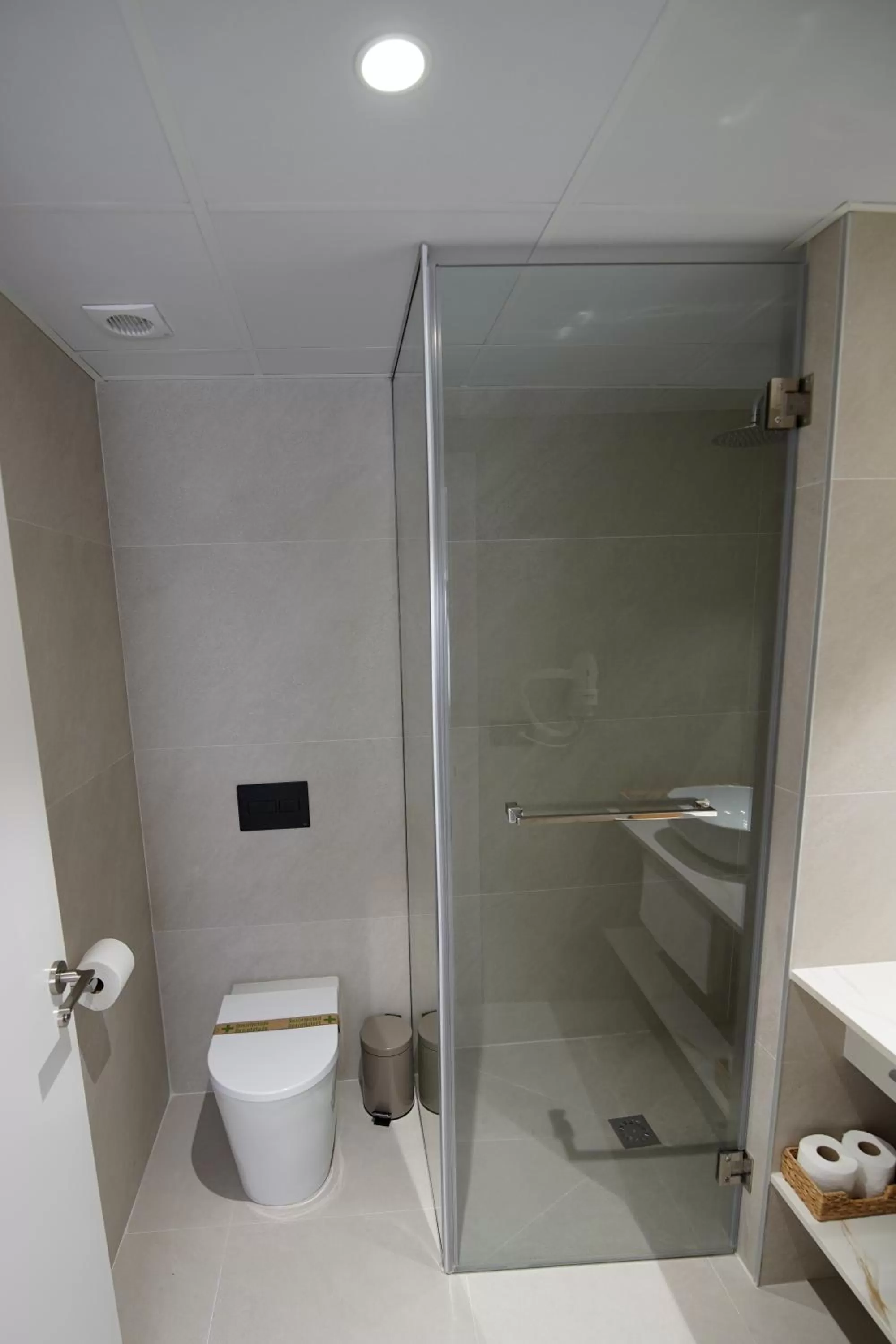 Shower in BET Apartments - Suites Puerto Valencia