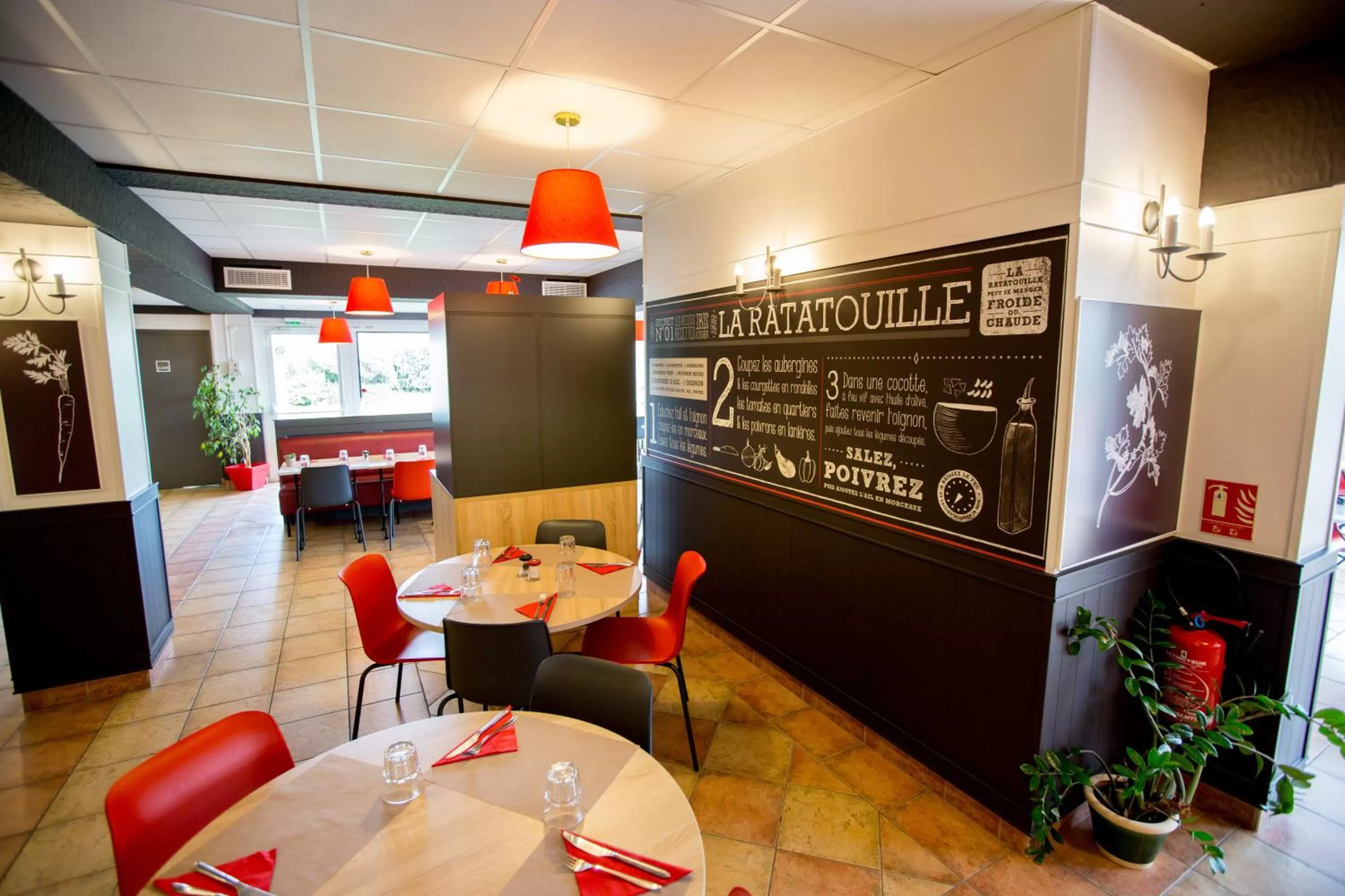 Restaurant/places to eat in ibis Cherbourg La Glacerie