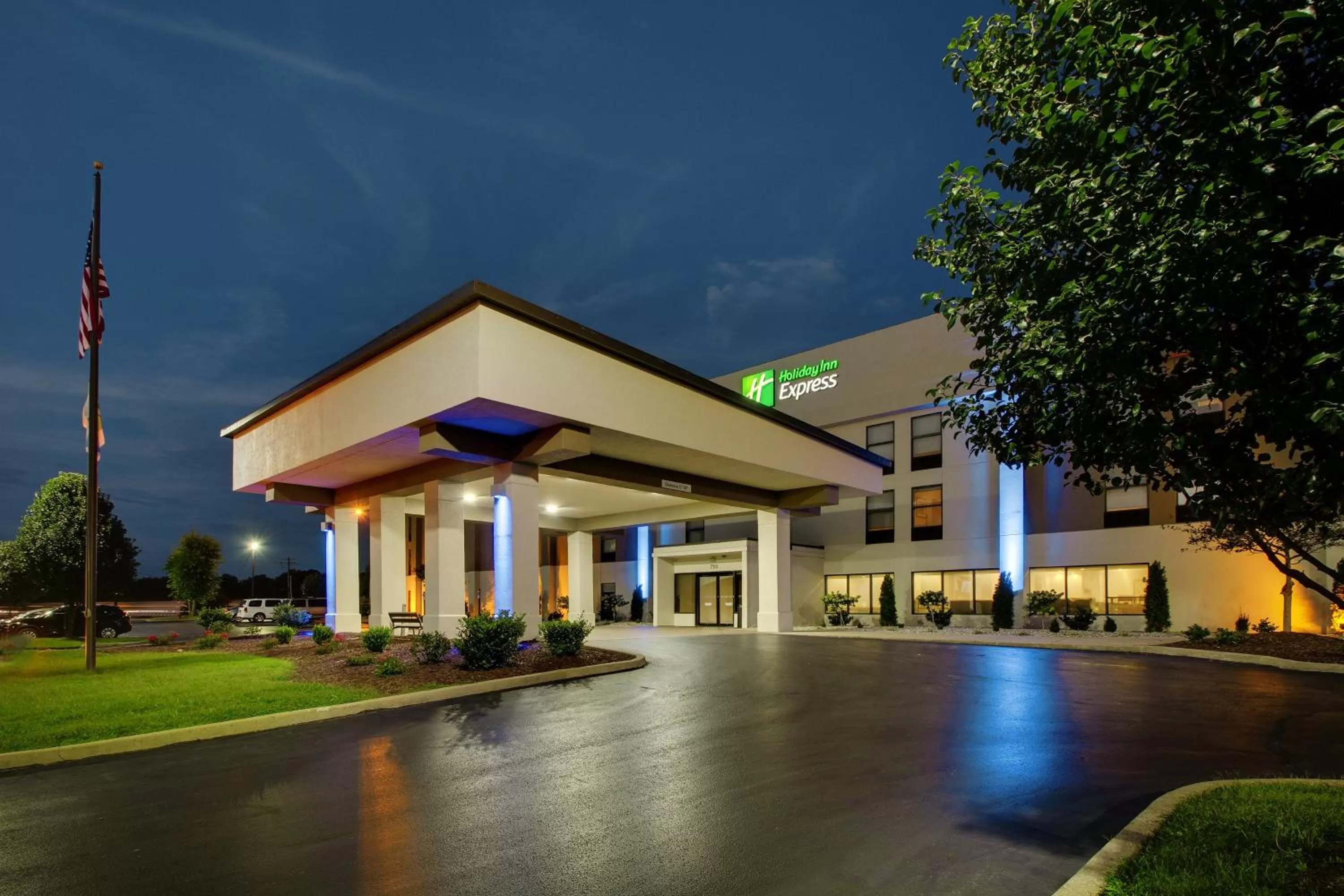 Property building in Holiday Inn Express - Horse Cave by IHG