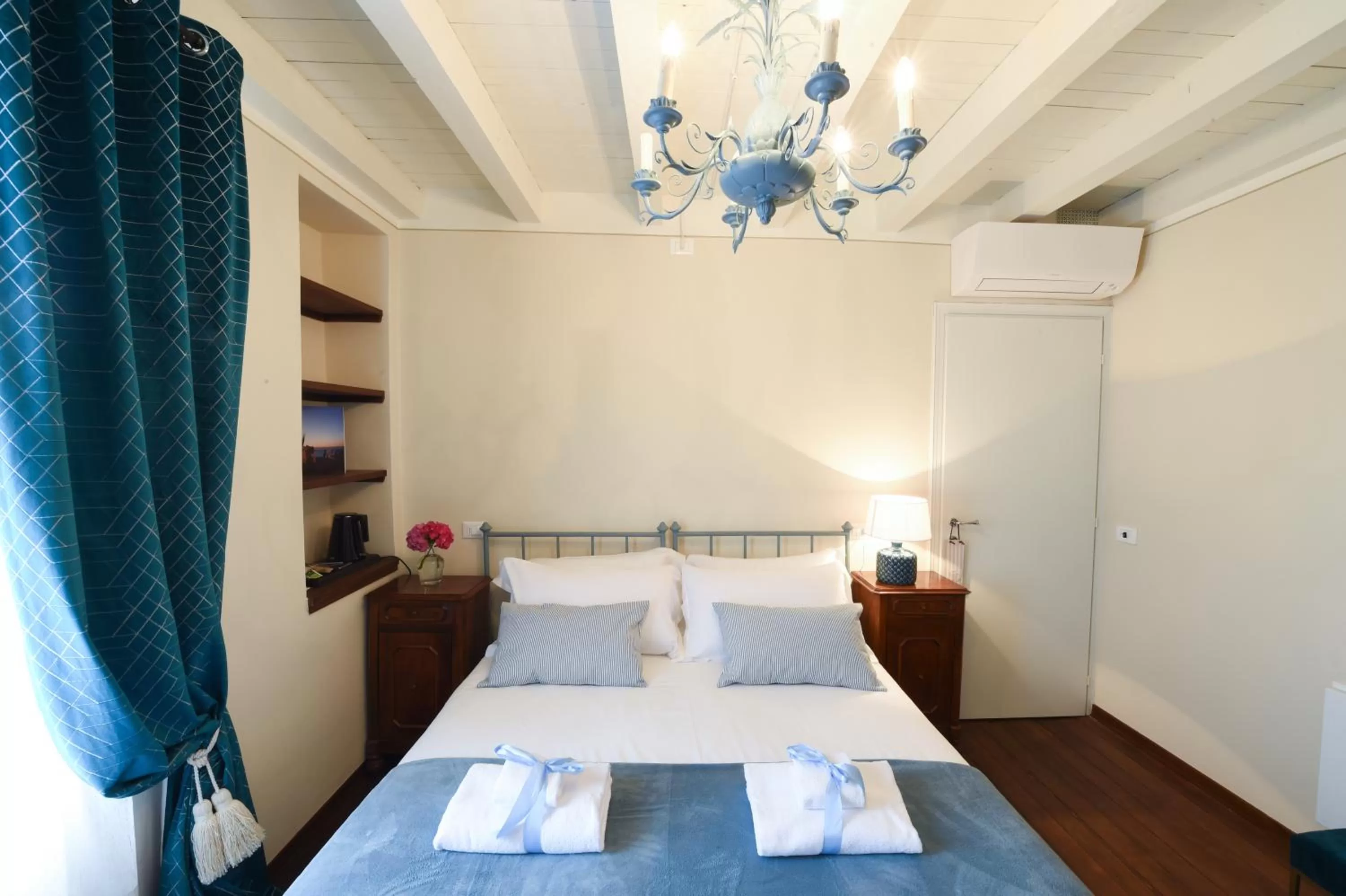 Bedroom in Il Giardino Segreto