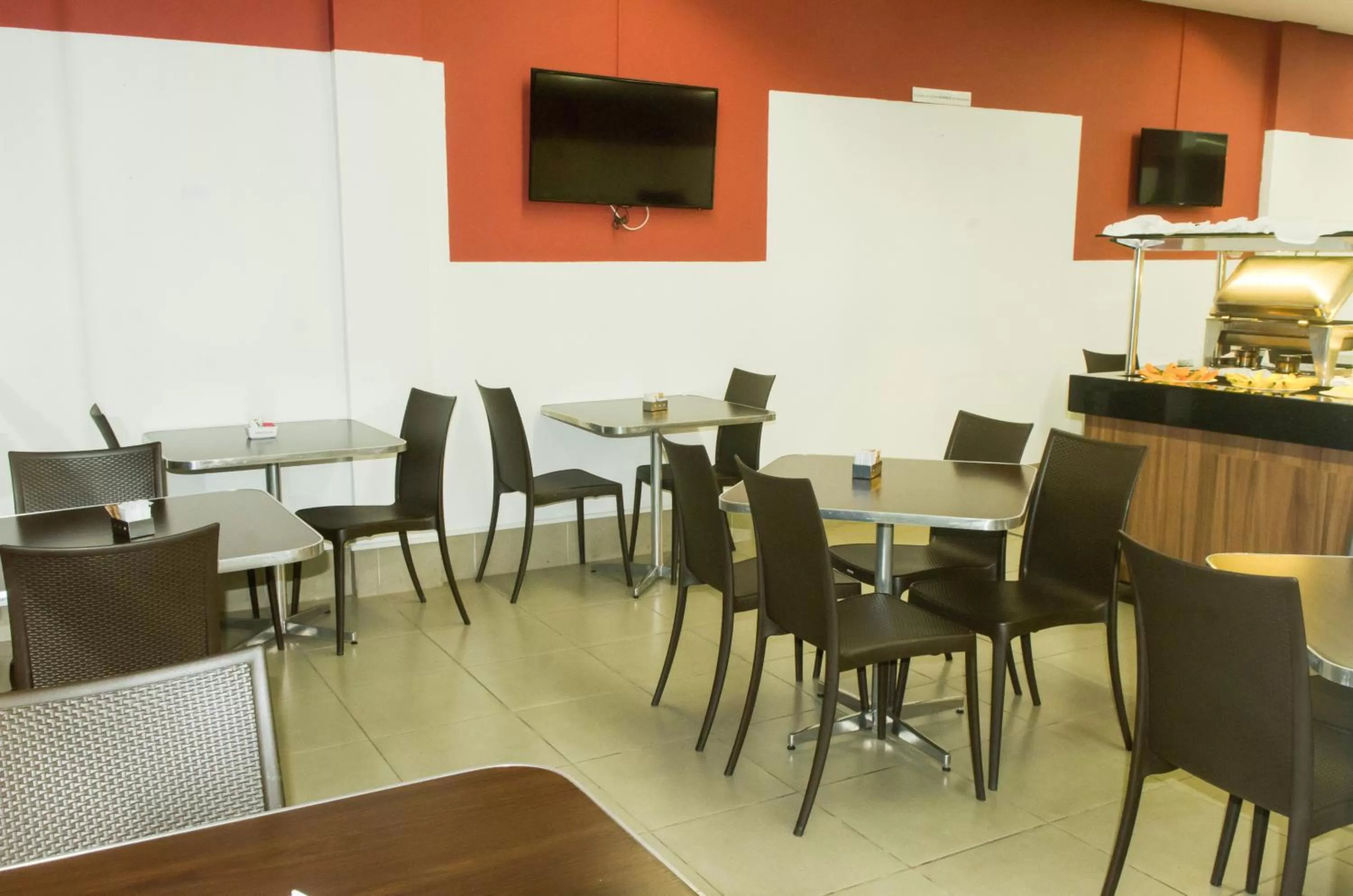 Food and drinks in Stop Inn Antonio Carlos