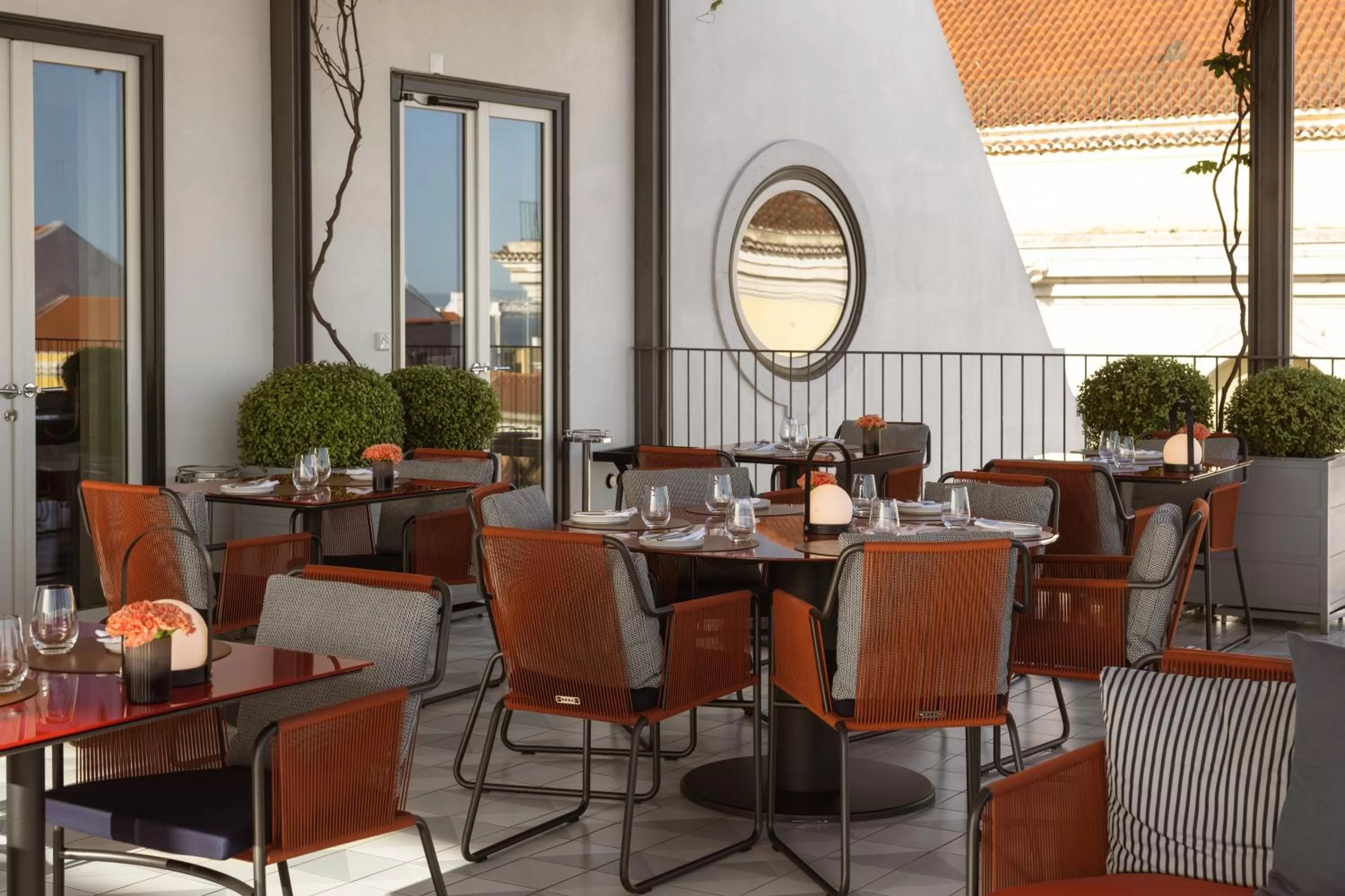 Restaurant/places to eat in Bairro Alto Hotel