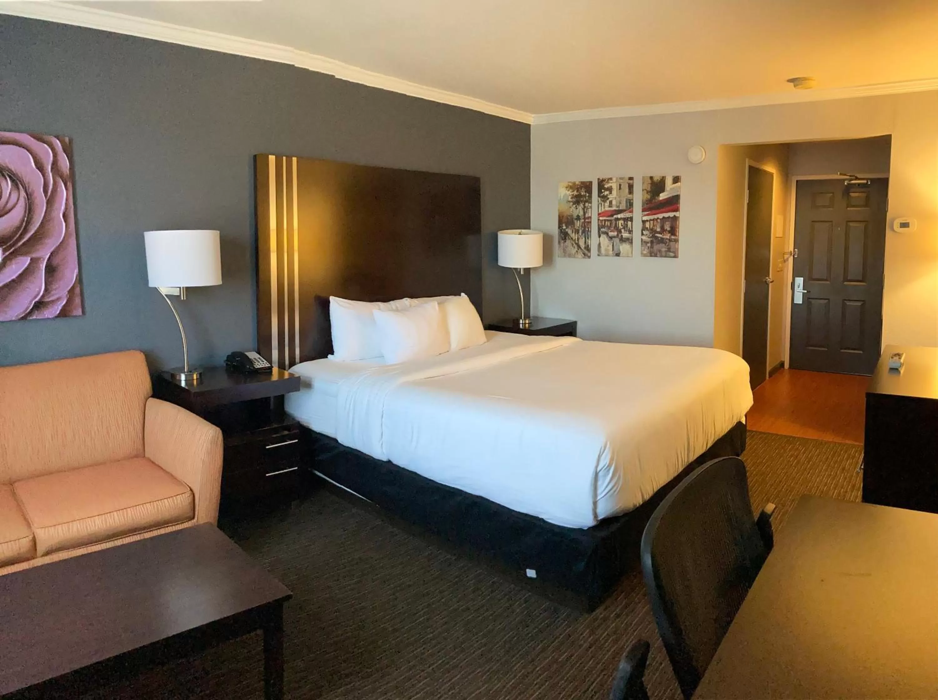 Bed in La Quinta by Wyndham Davis