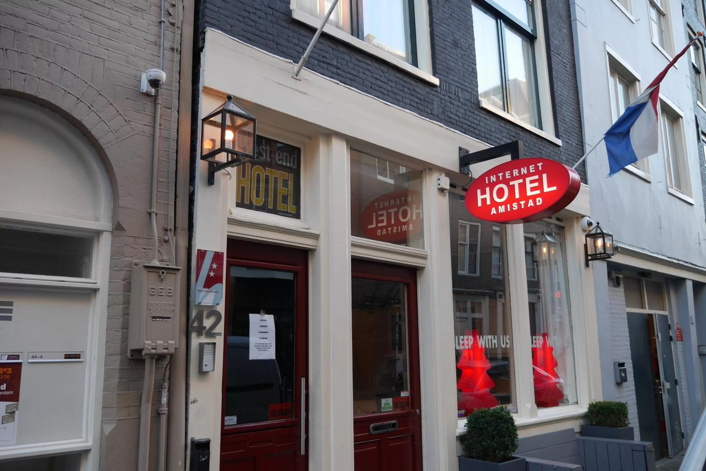 Facade/entrance in Amistad hotel